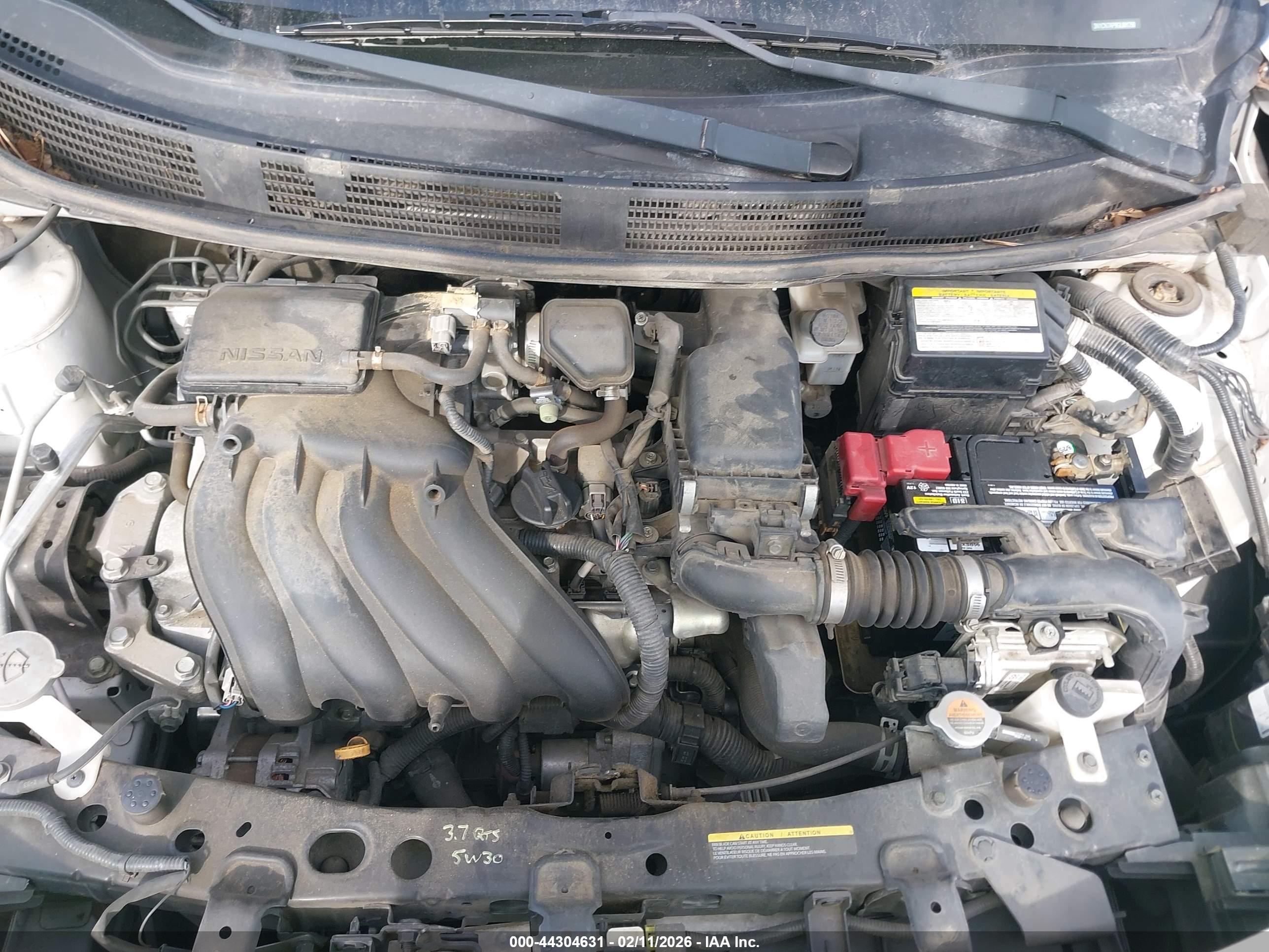 NISSAN VERSA image 10