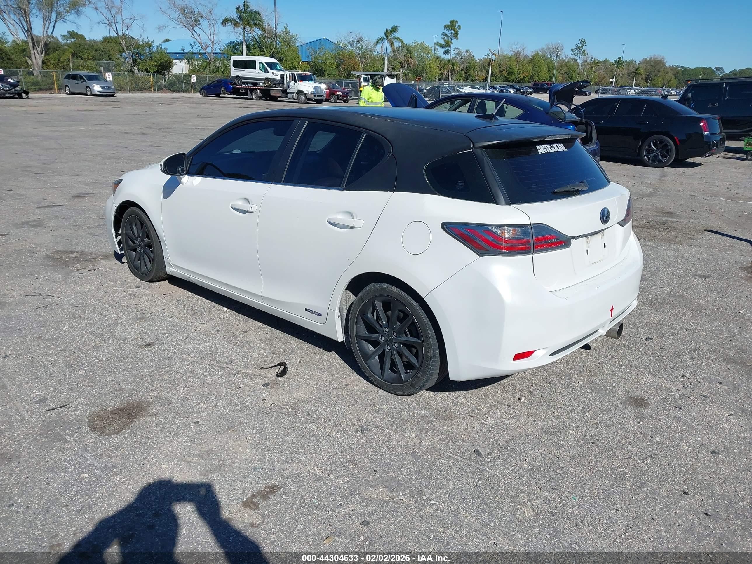 LEXUS CT image 3