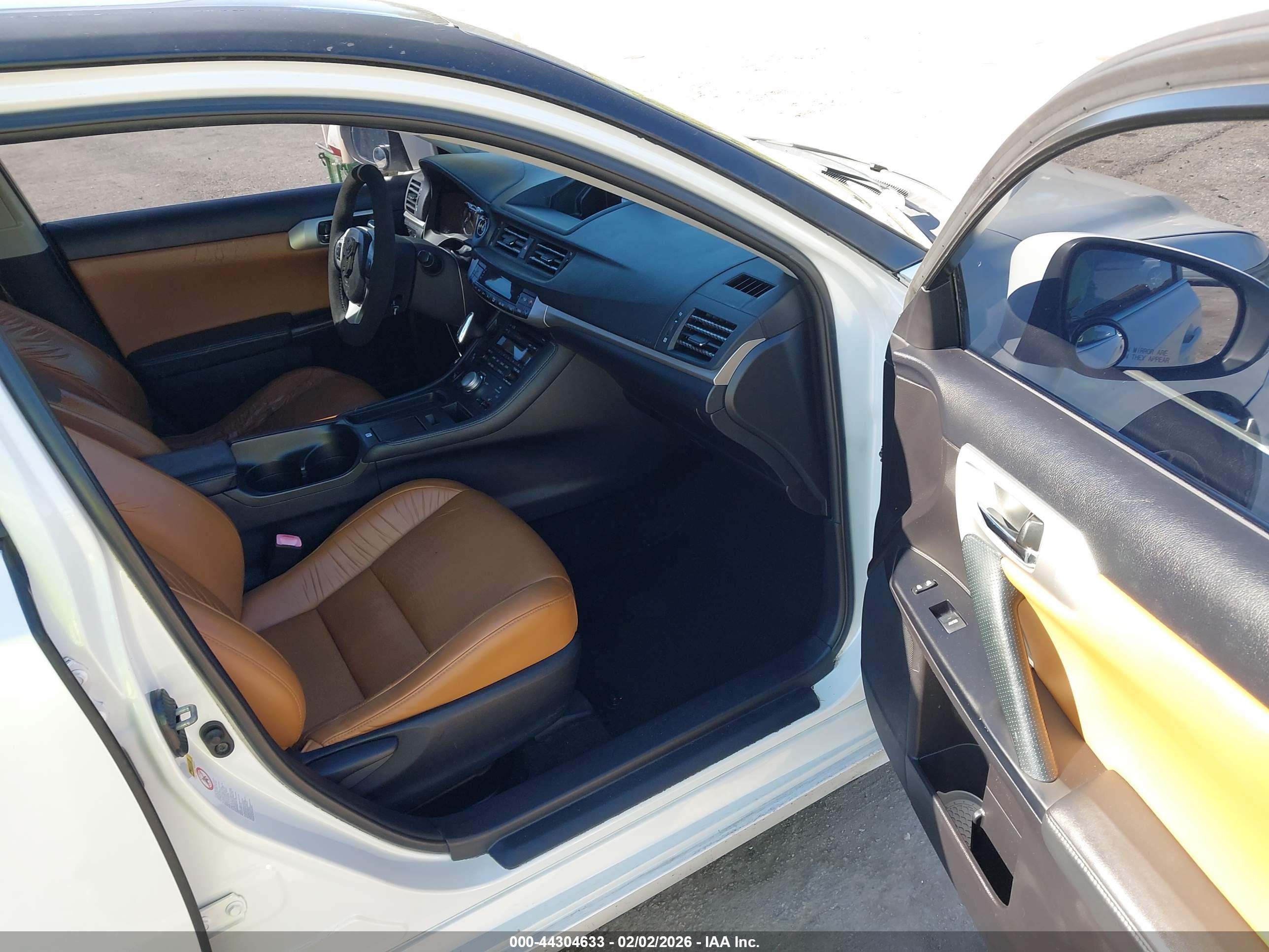 LEXUS CT image 5