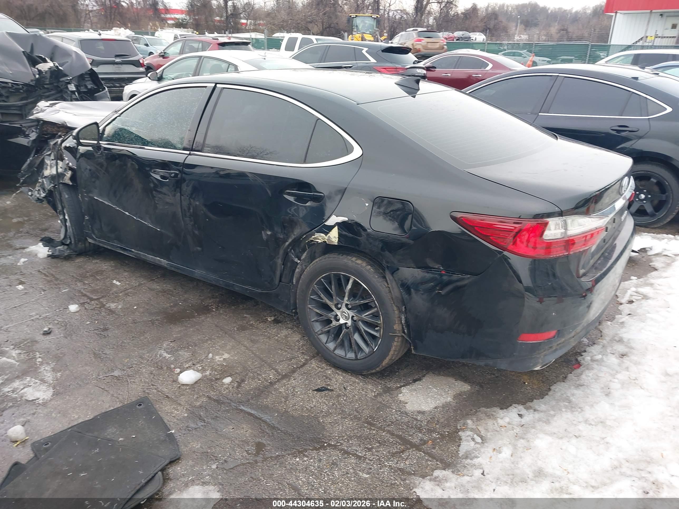 LEXUS ES image 3
