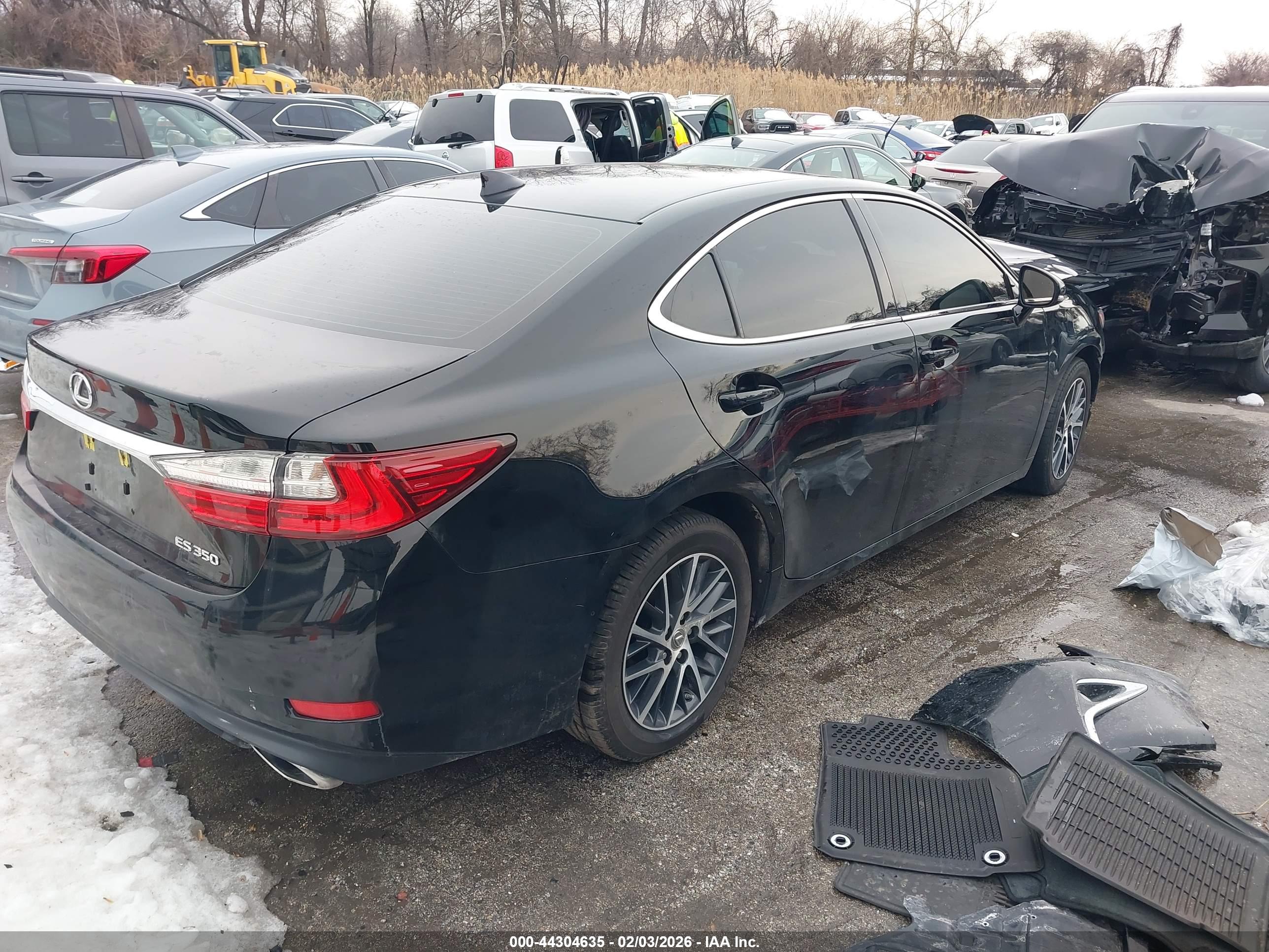 LEXUS ES image 4