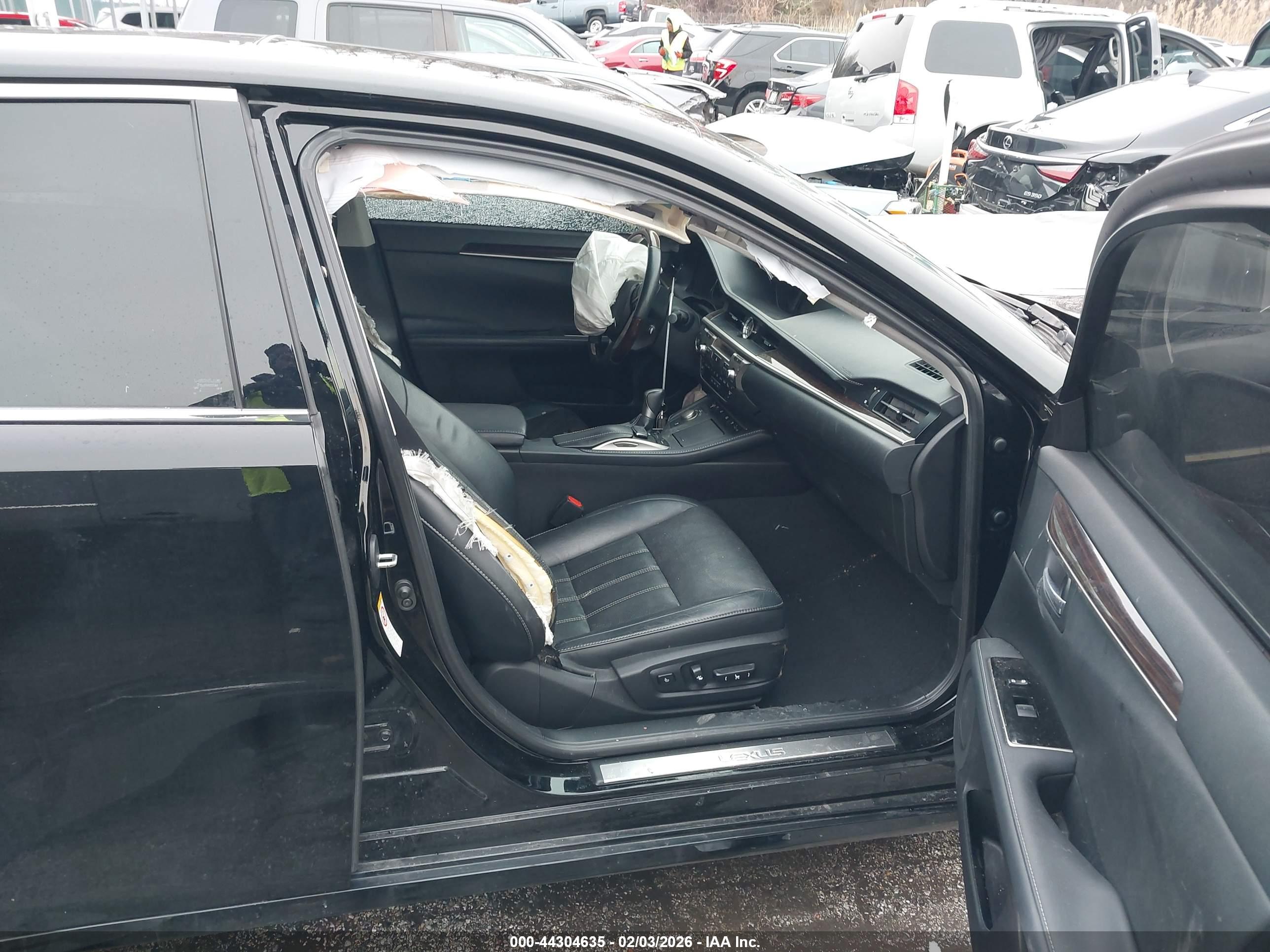 LEXUS ES image 5