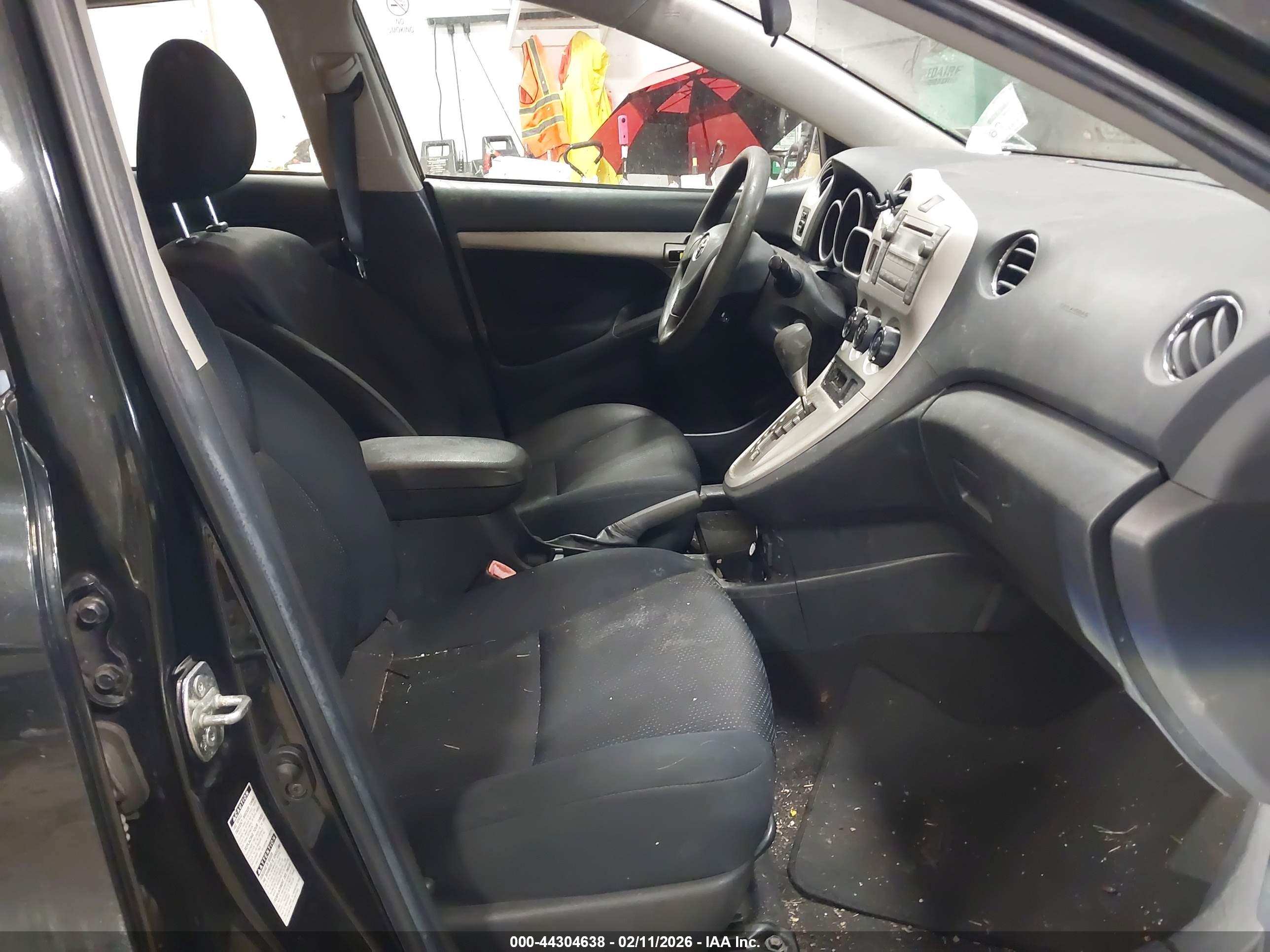 TOYOTA MATRIX image 5