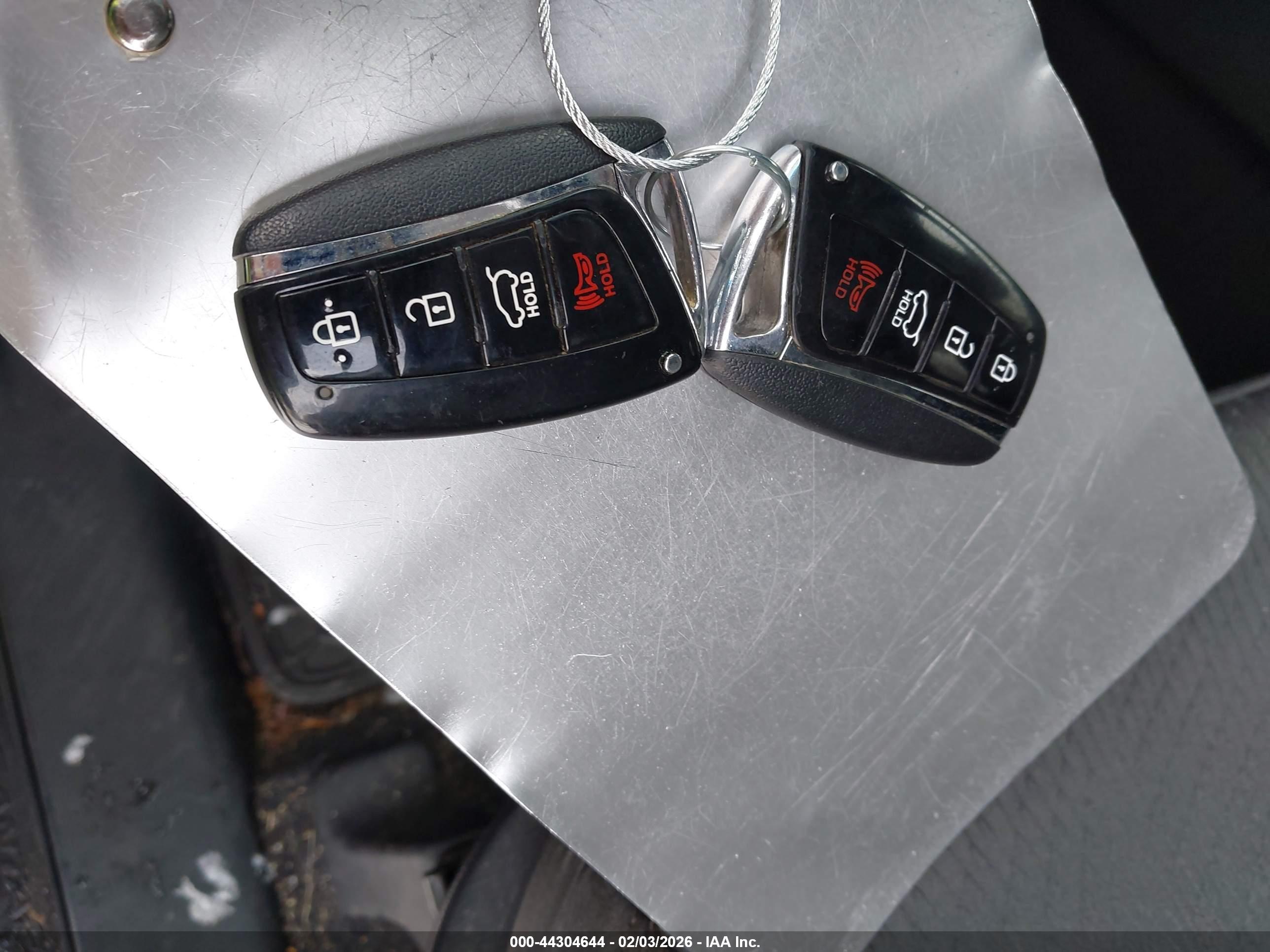 HYUNDAI SANTA image 11