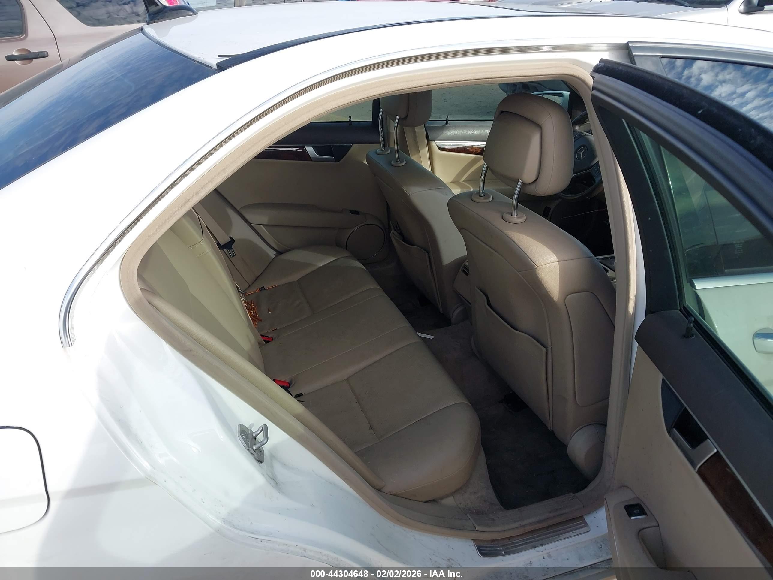 MERCEDES-BENZ C image 8