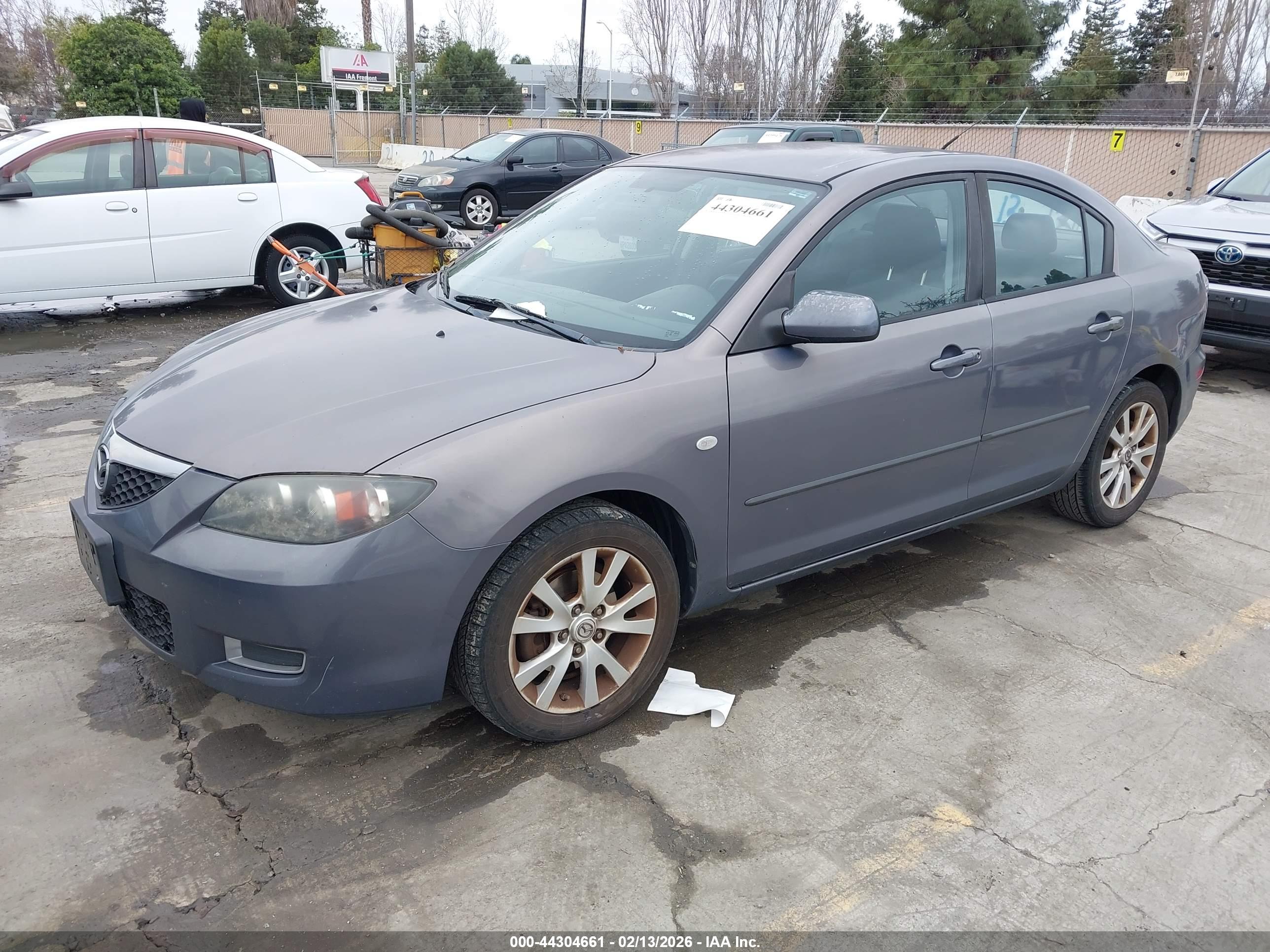 MAZDA MAZDA3 image 2