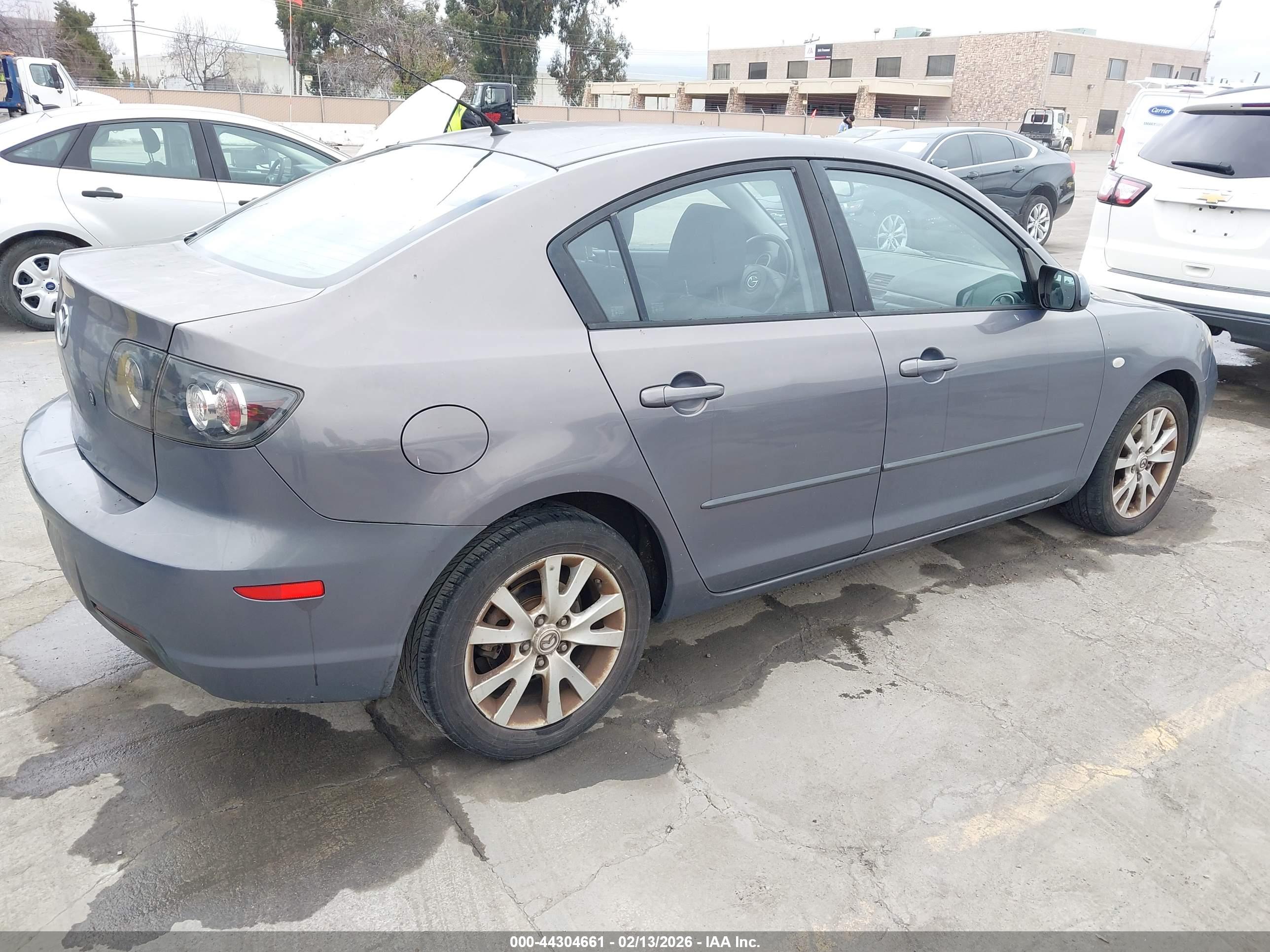 MAZDA MAZDA3 image 4