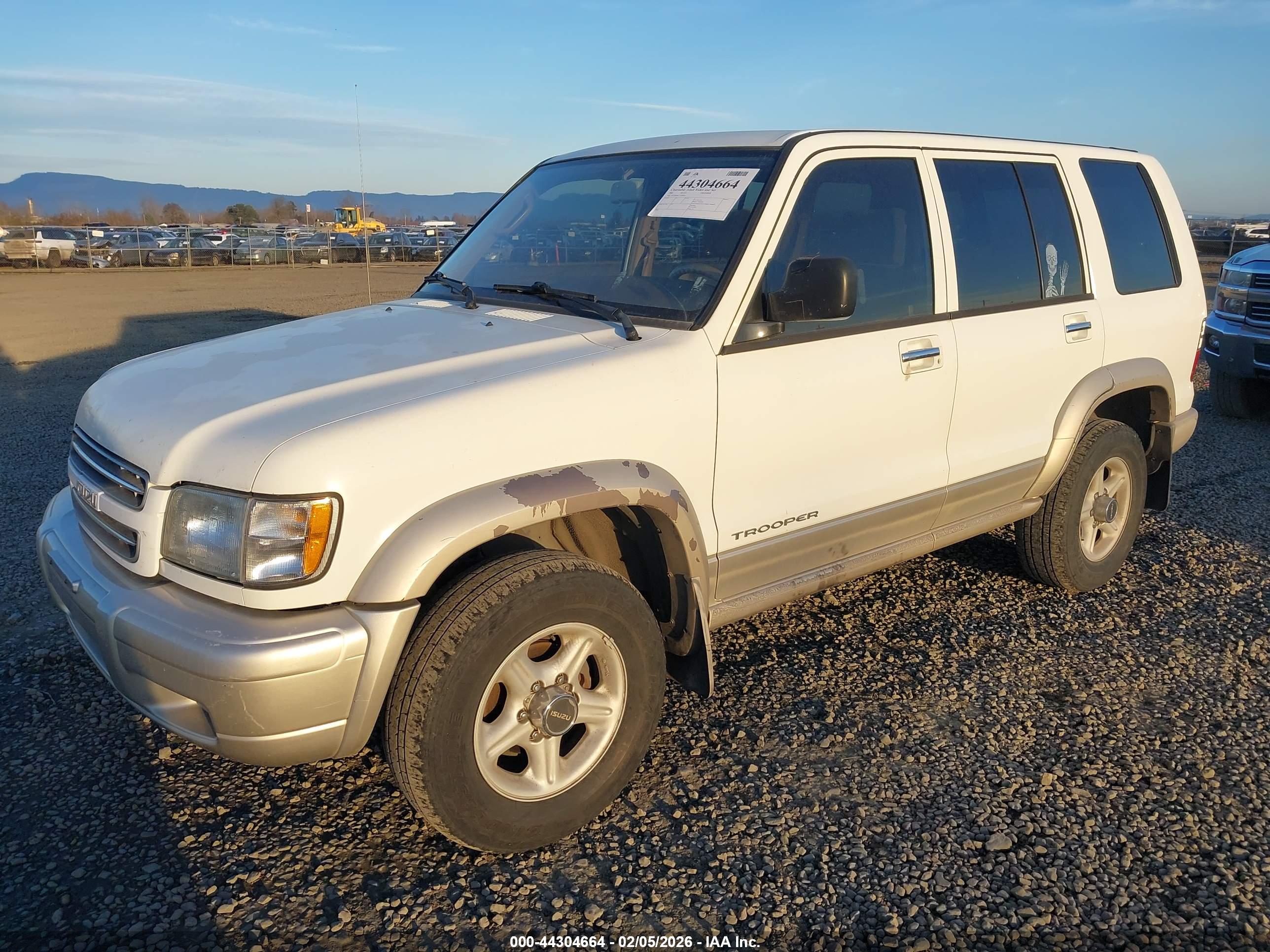 ISUZU TROOPER image 2