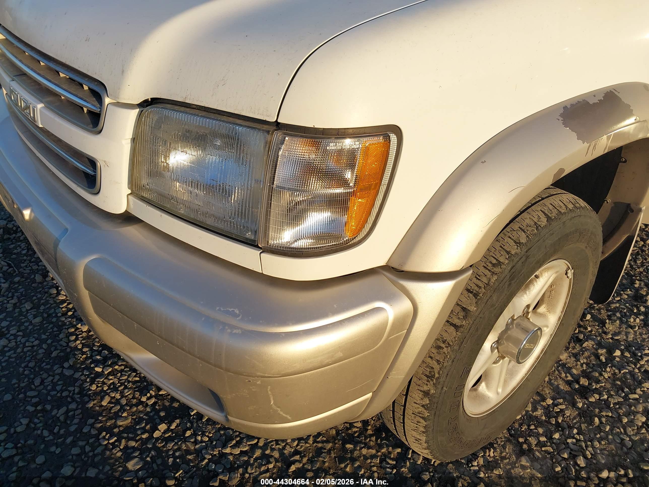 ISUZU TROOPER image 6