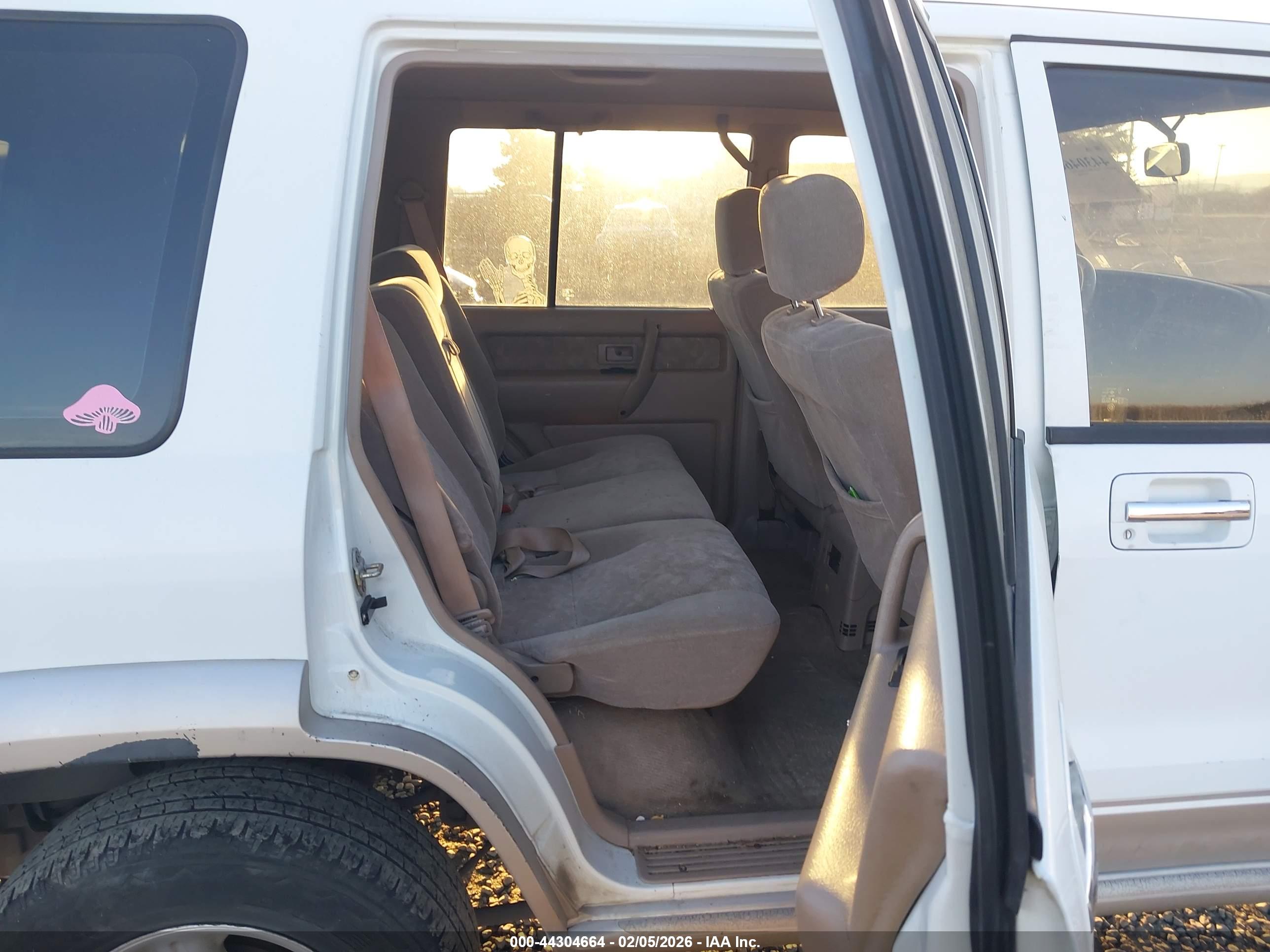 ISUZU TROOPER image 8