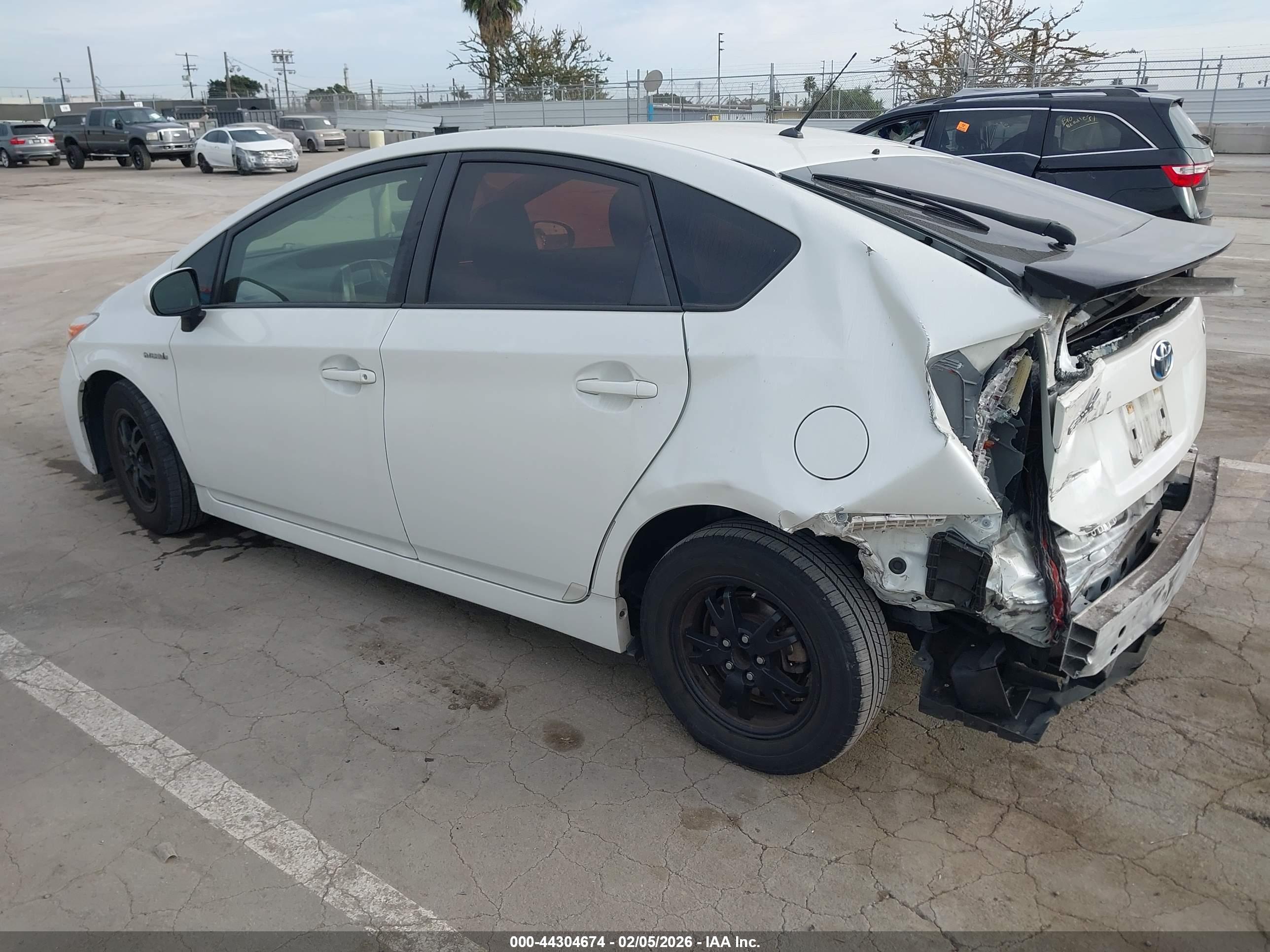 TOYOTA PRIUS image 3