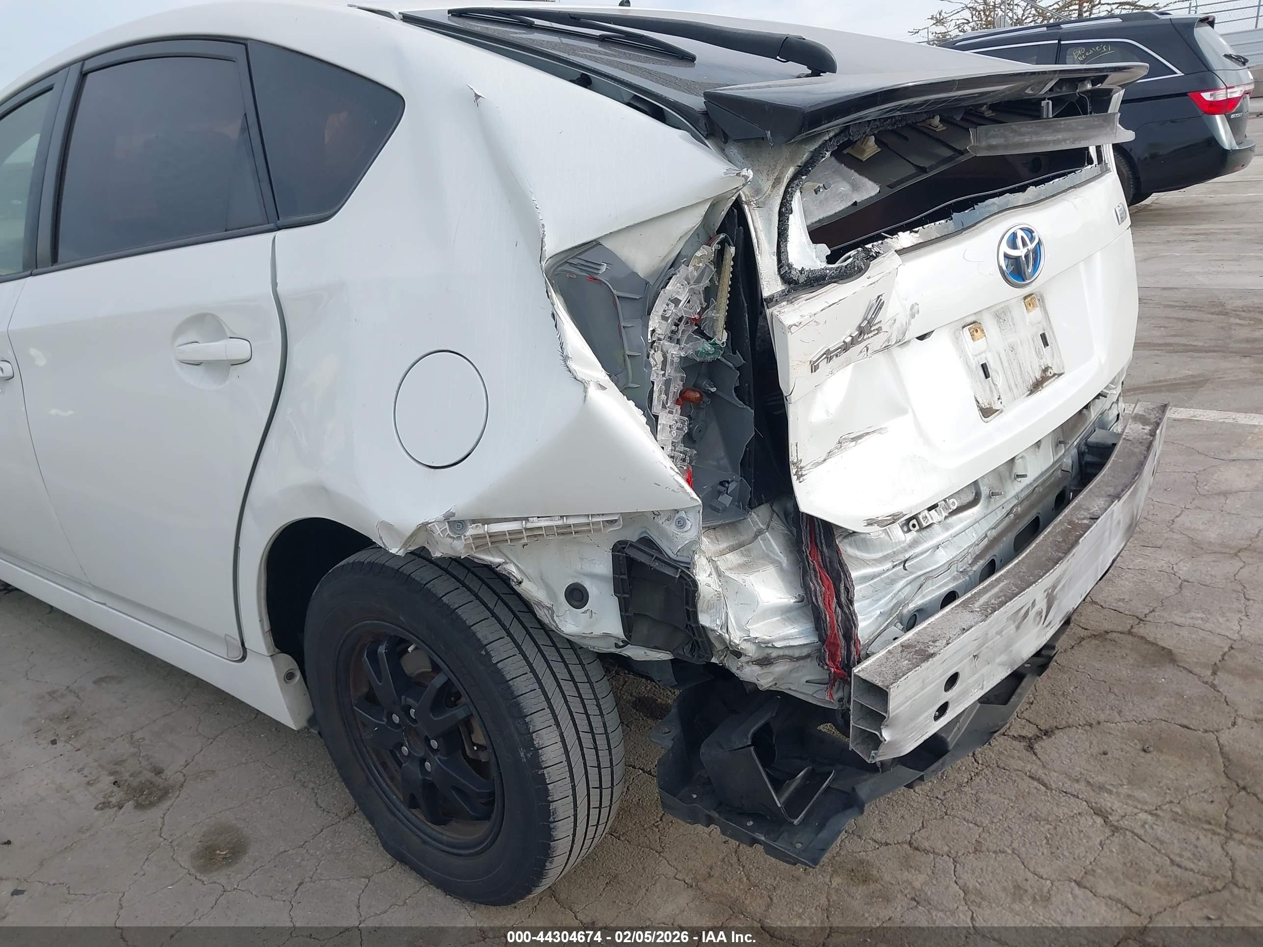 TOYOTA PRIUS image 6