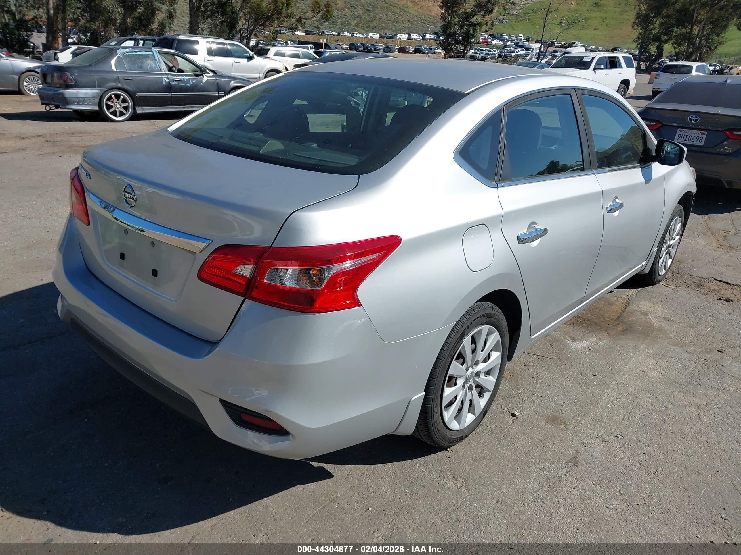 NISSAN SENTRA image 4