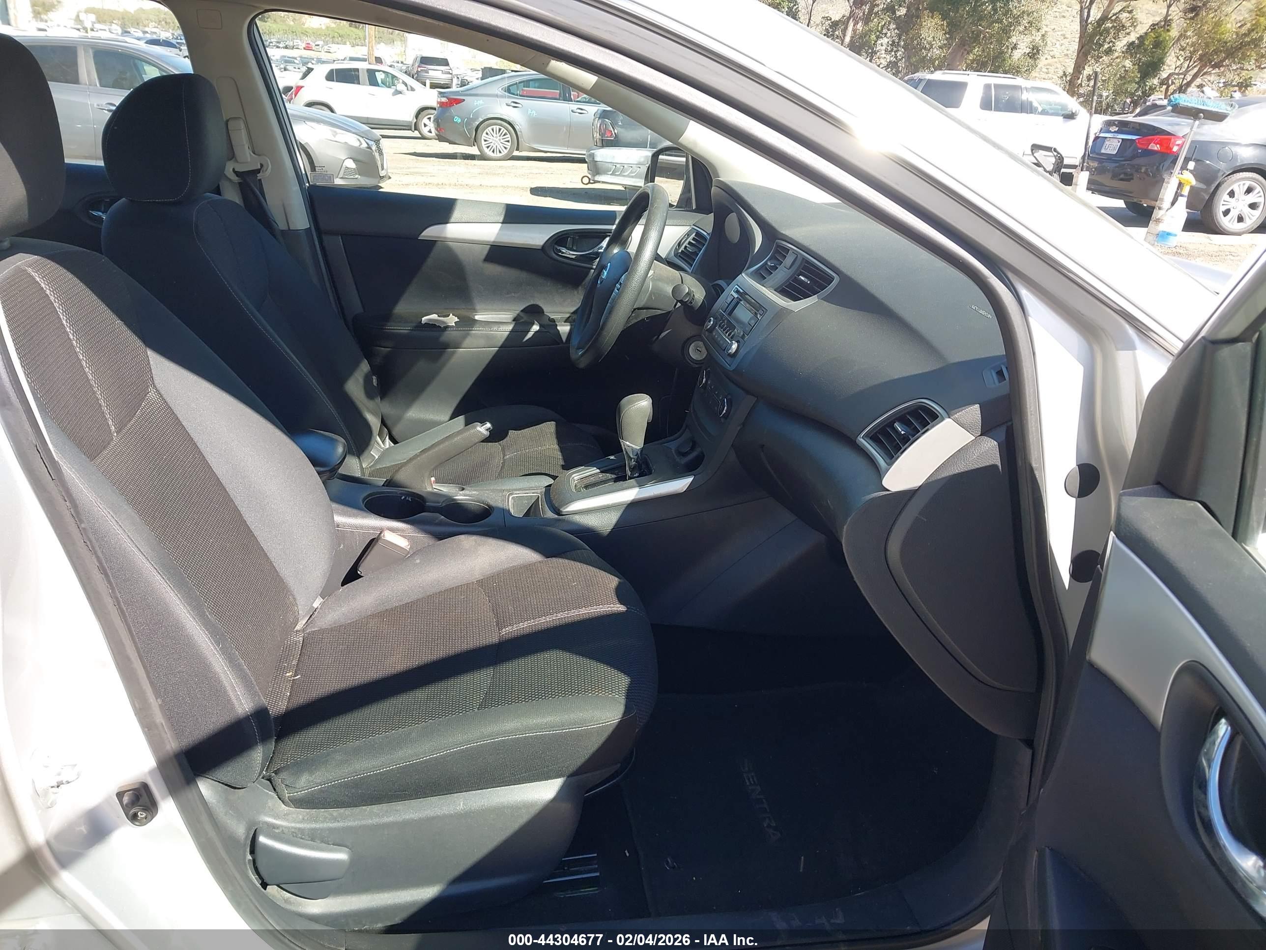 NISSAN SENTRA image 5