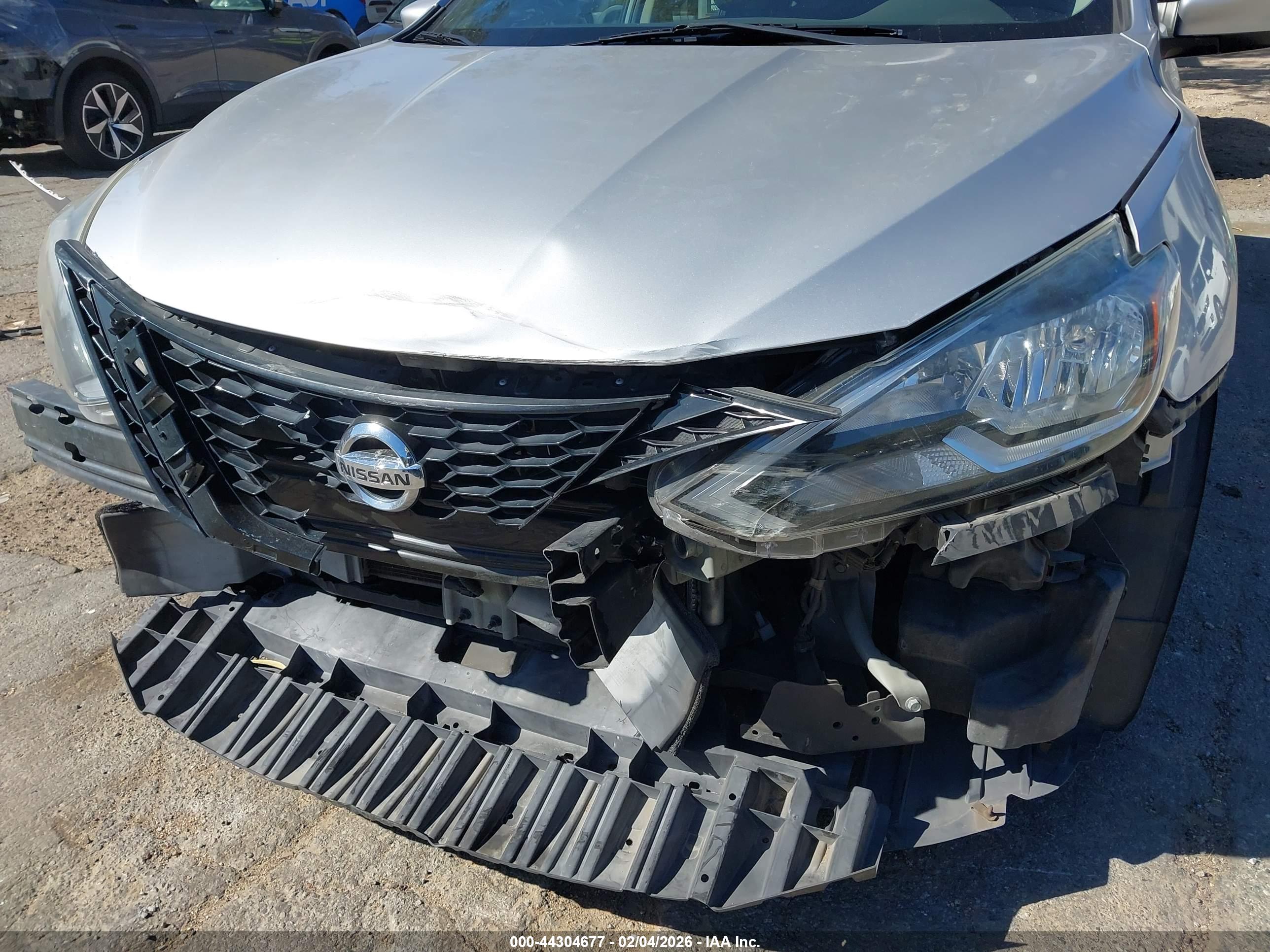 NISSAN SENTRA image 6