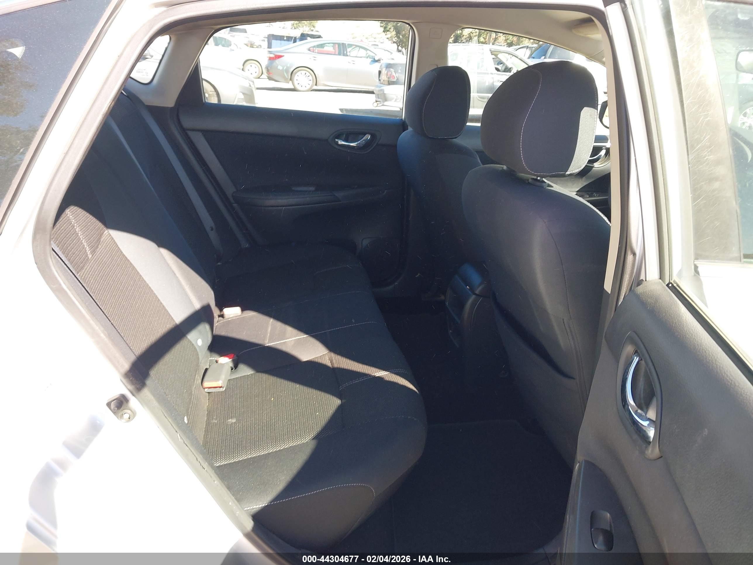 NISSAN SENTRA image 8