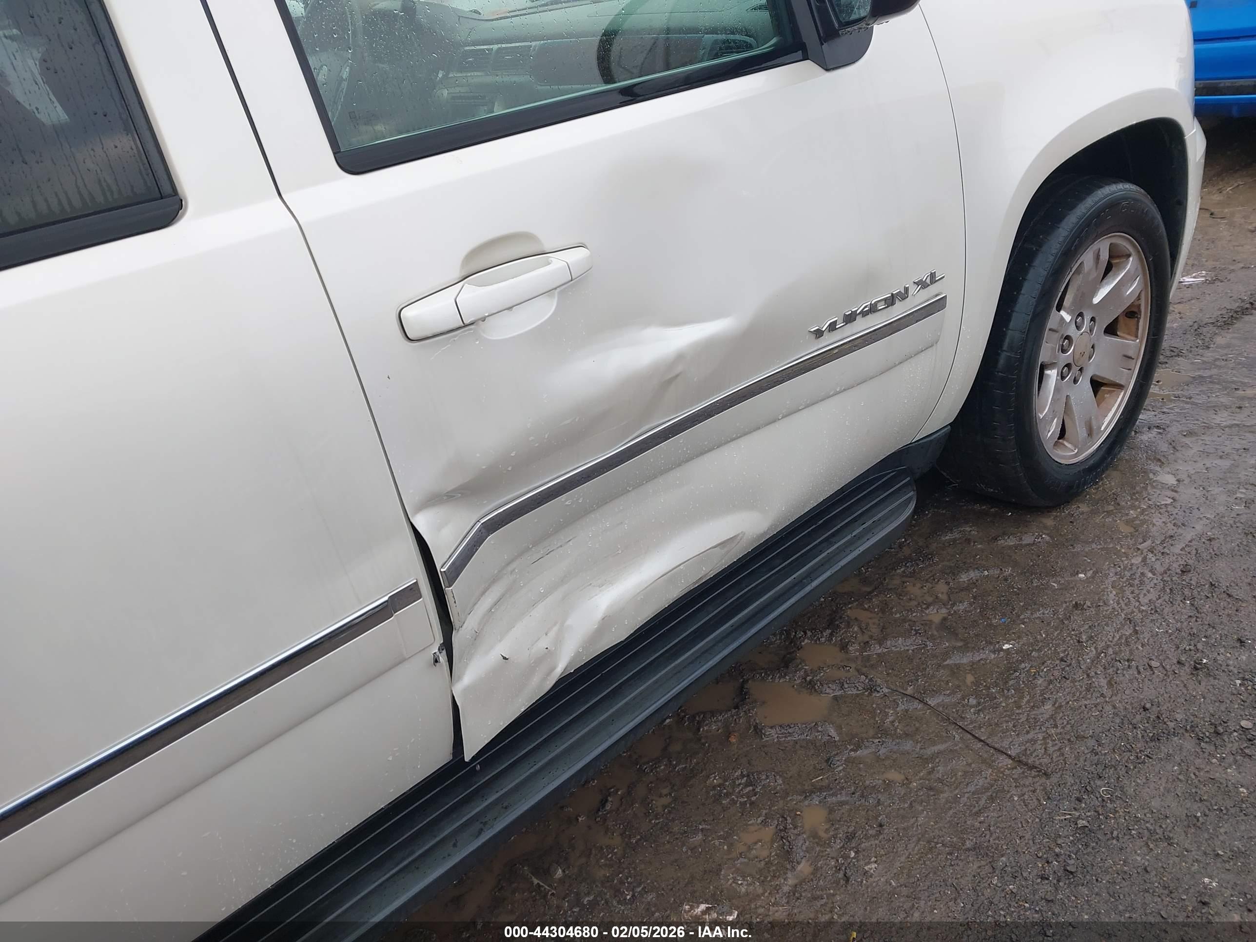 GMC YUKON image 6