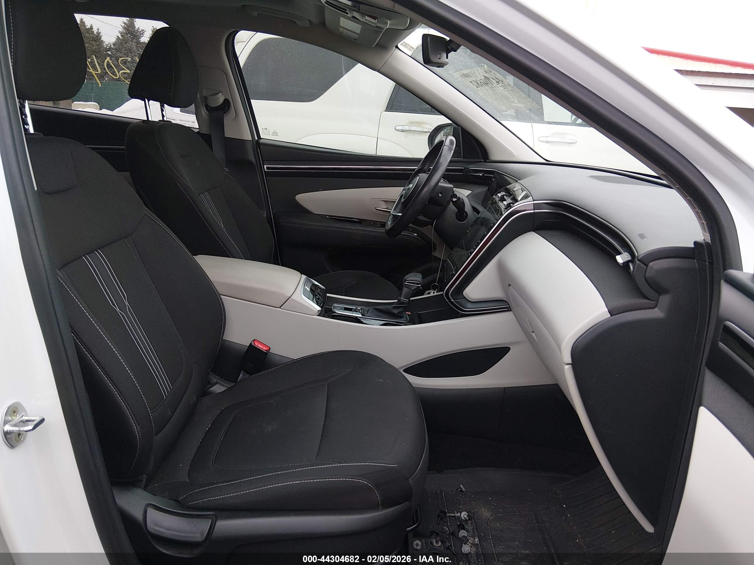 HYUNDAI TUCSON image 5