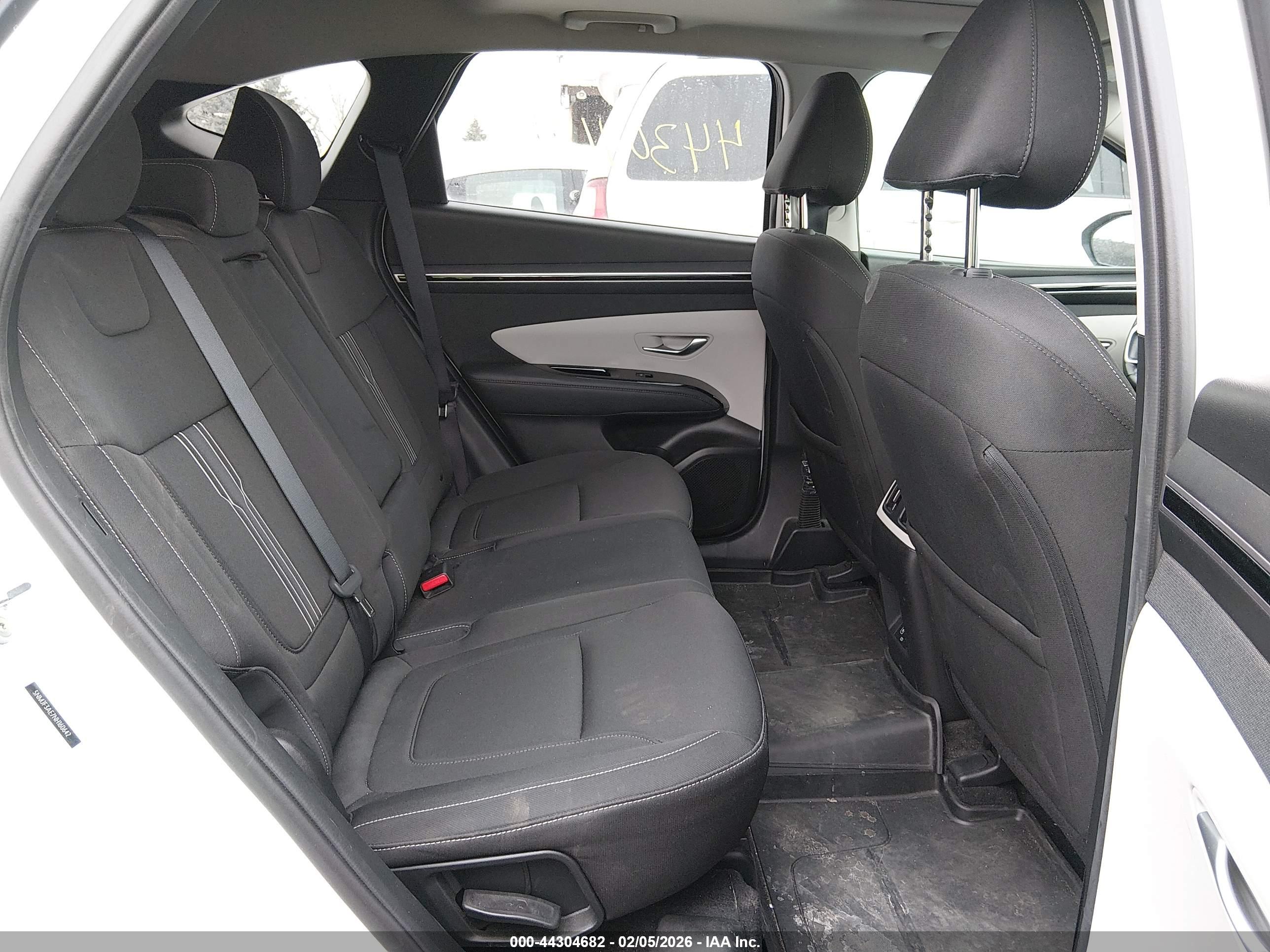 HYUNDAI TUCSON image 8