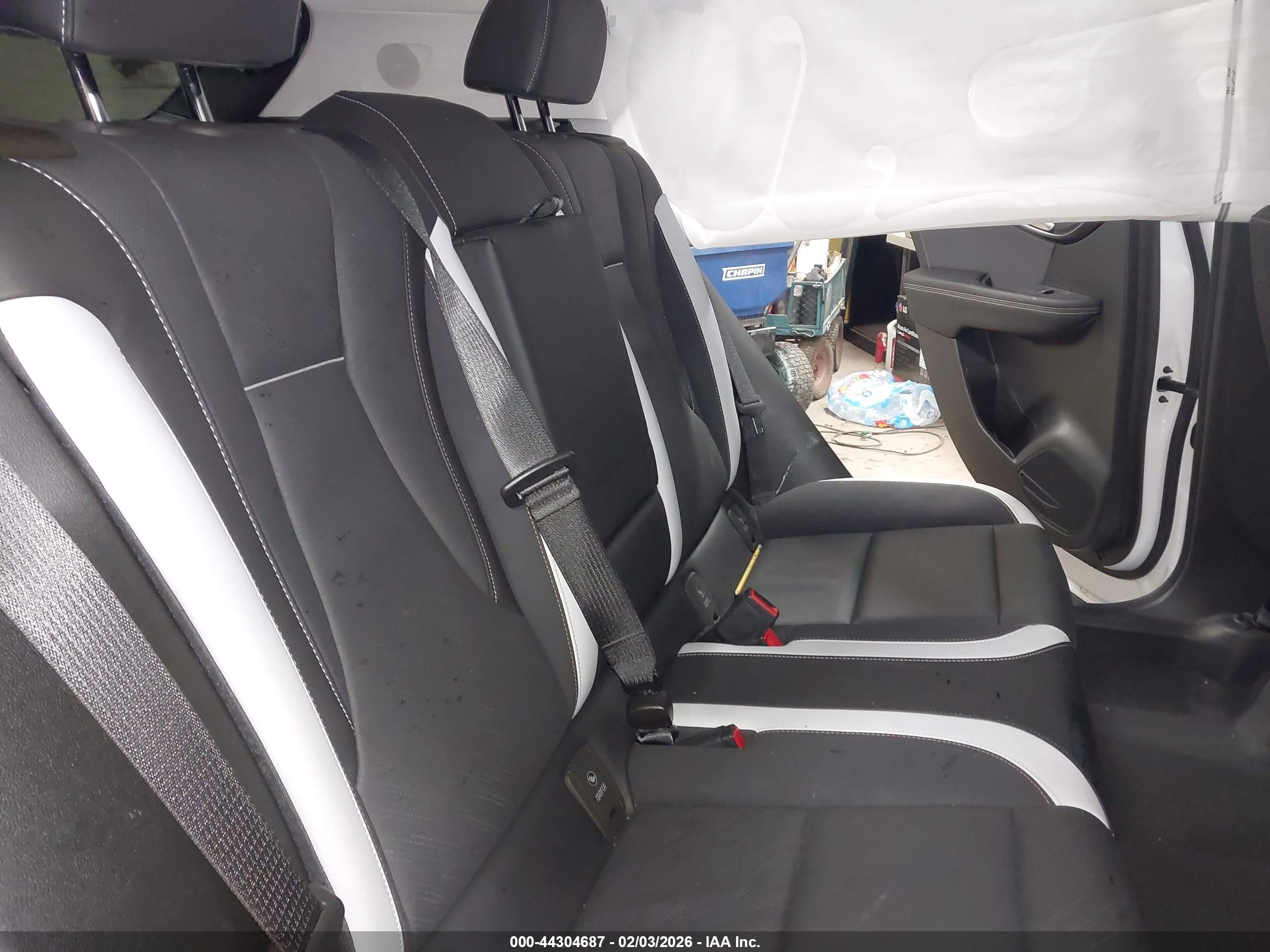 BUICK ENVISION image 8
