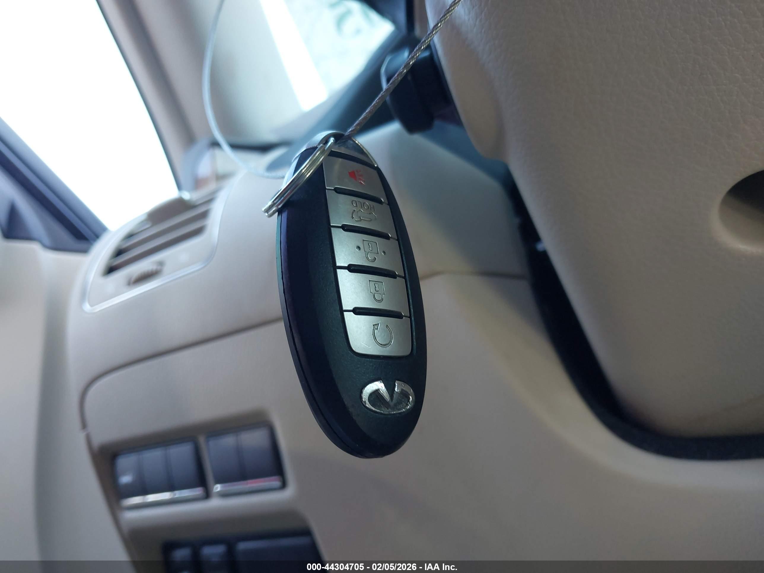 INFINITI QX80 image 11