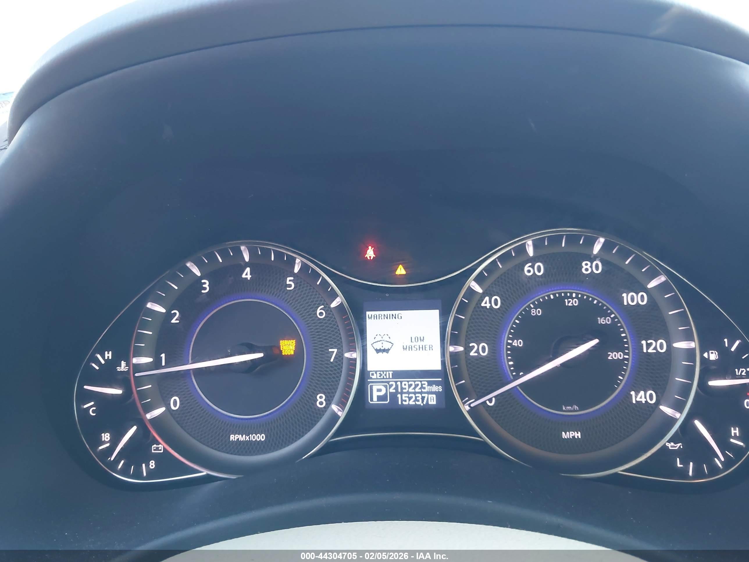 INFINITI QX80 image 7