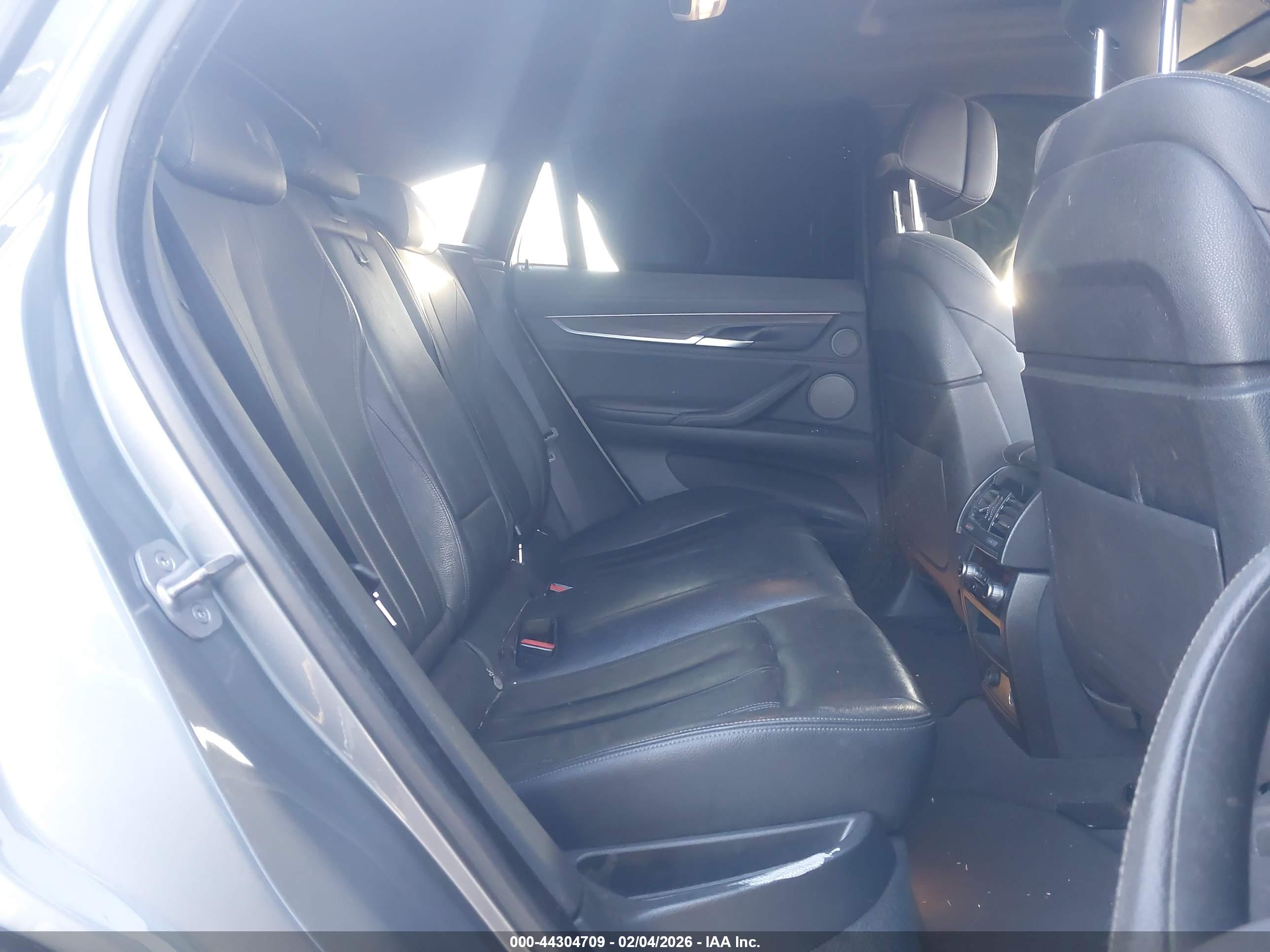 BMW X6 image 8