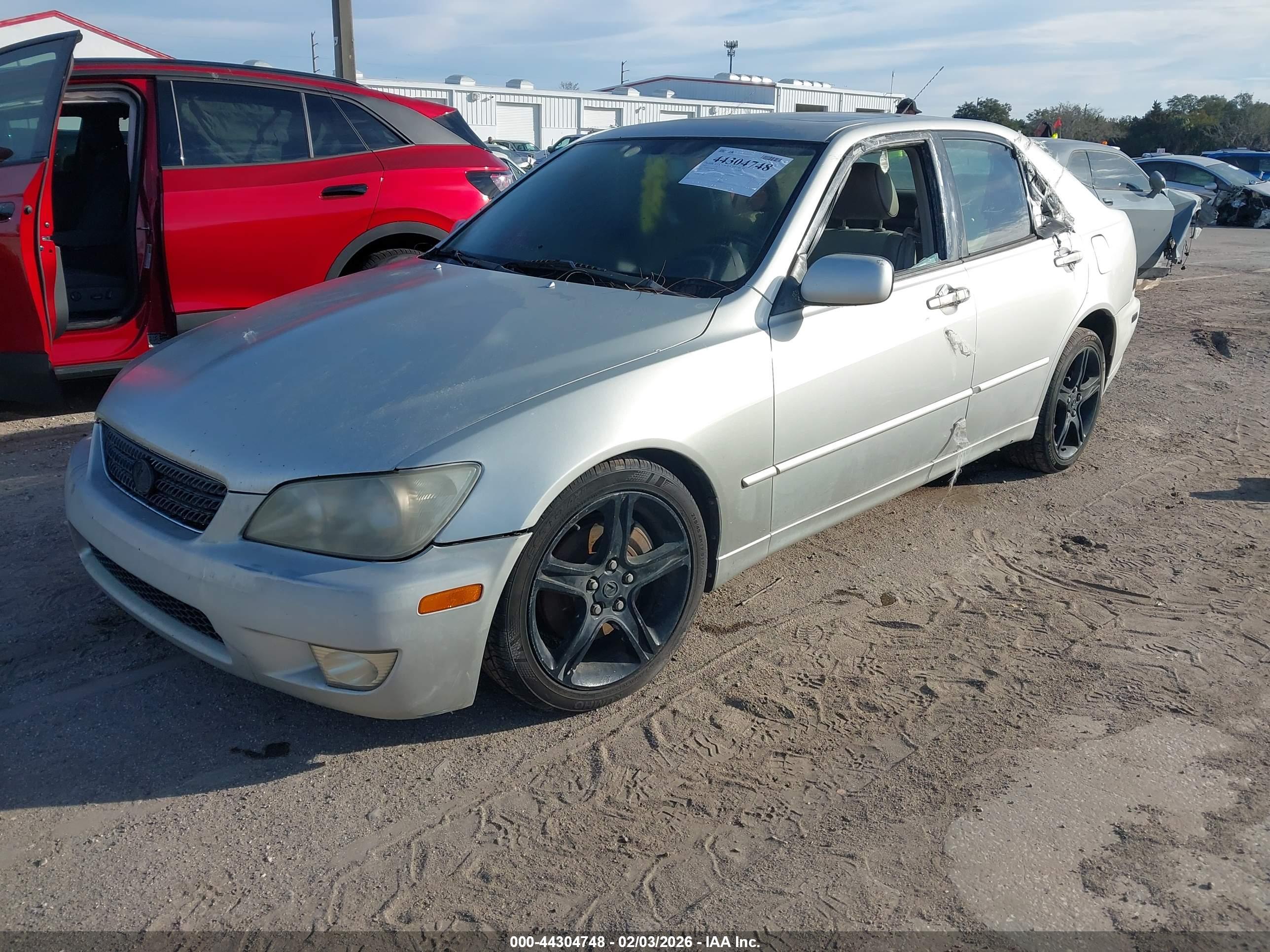 LEXUS IS image 2