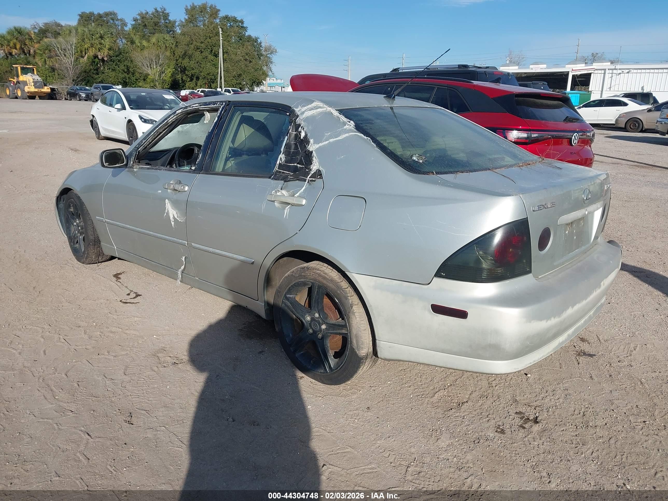 LEXUS IS image 3