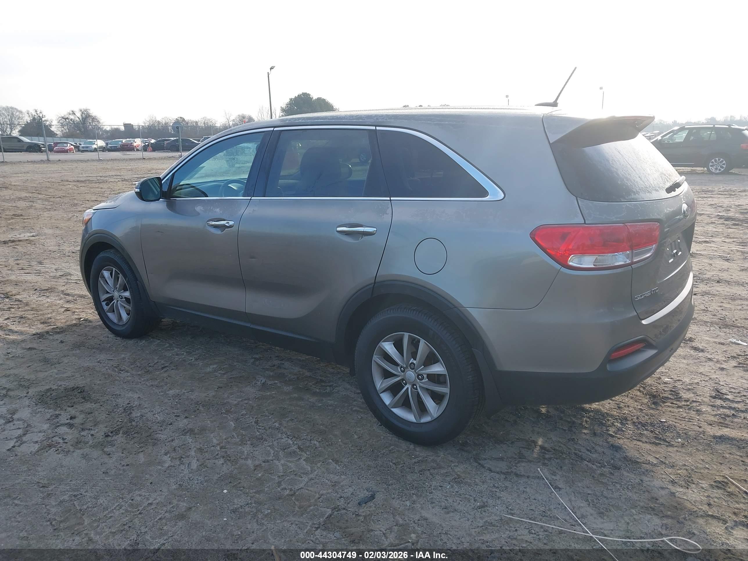 KIA SORENTO image 3