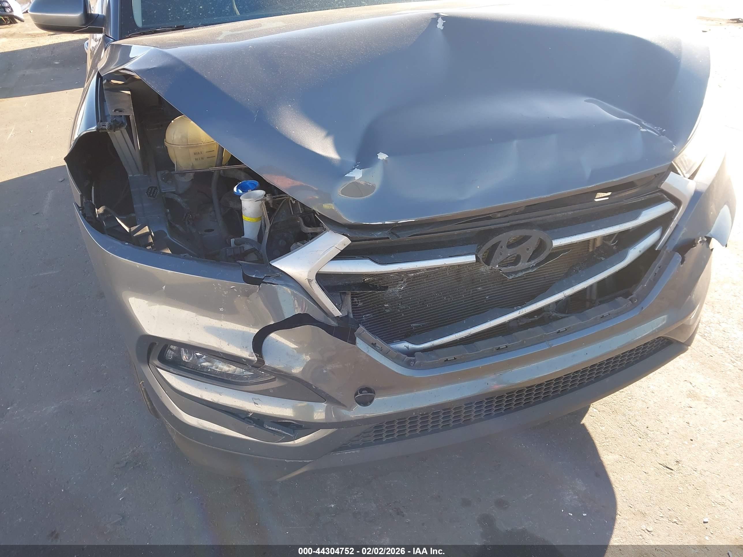 HYUNDAI TUCSON image 6