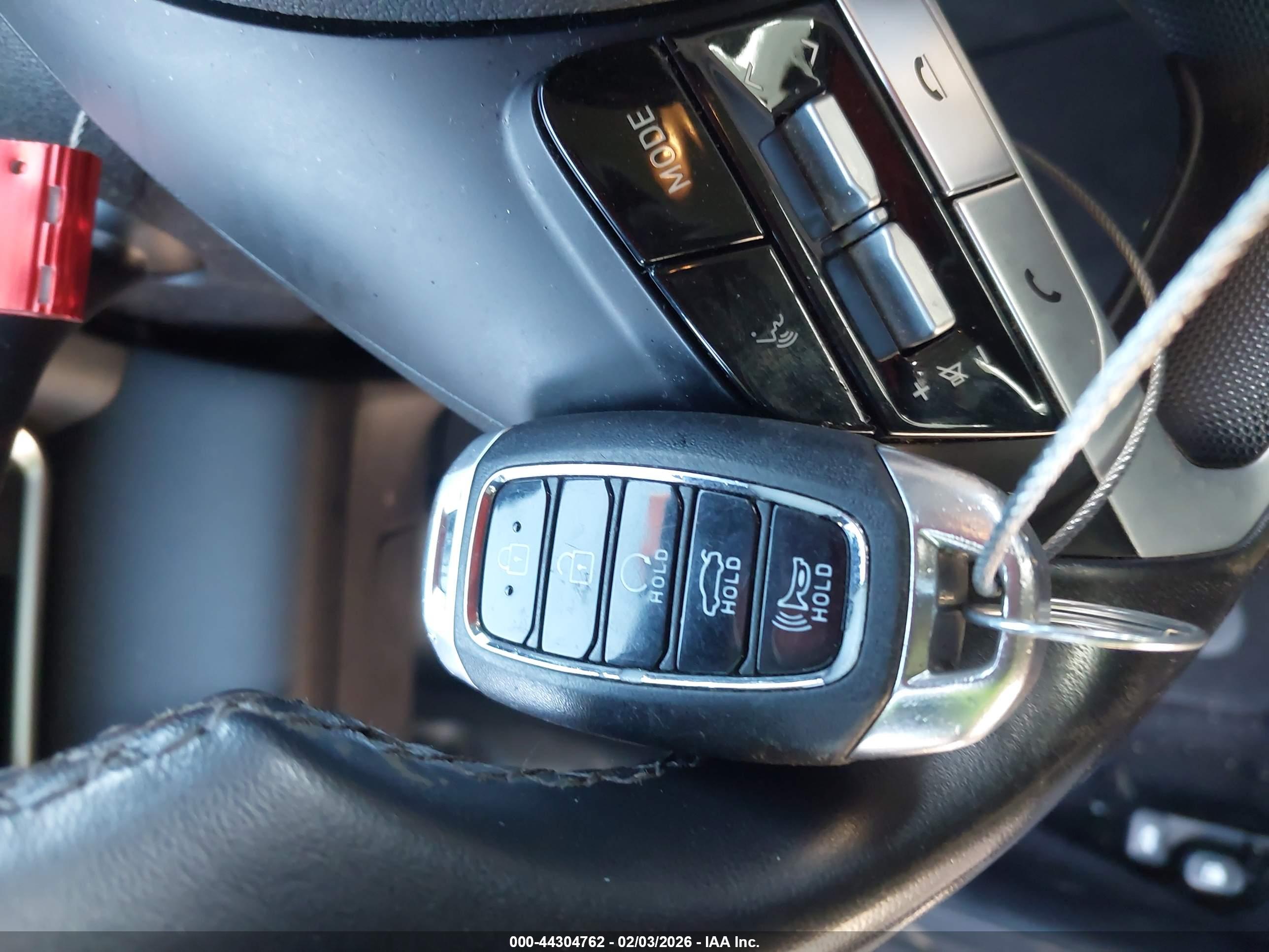 HYUNDAI ELANTRA image 11