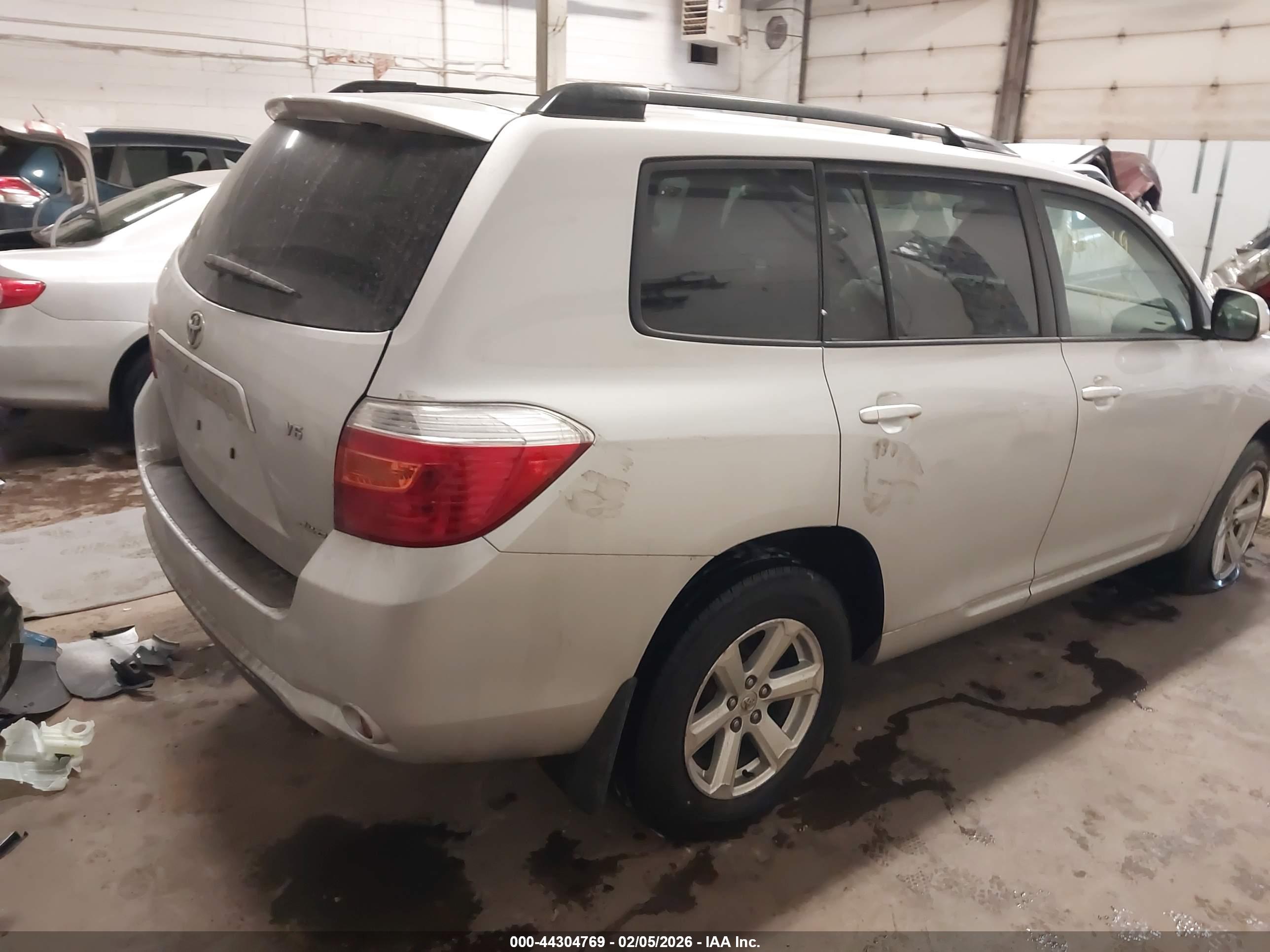 TOYOTA HIGHLANDER image 4