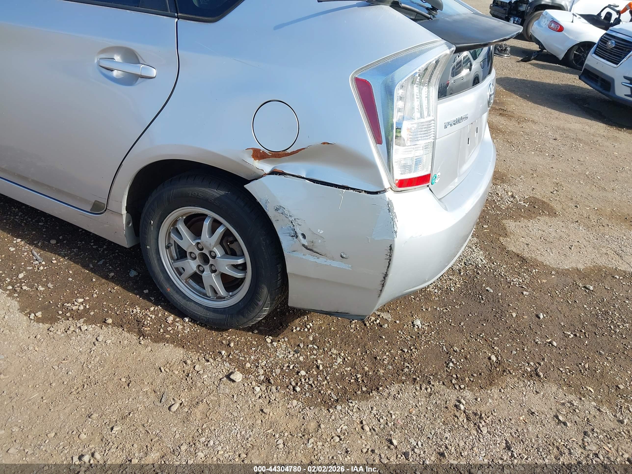 TOYOTA PRIUS image 6