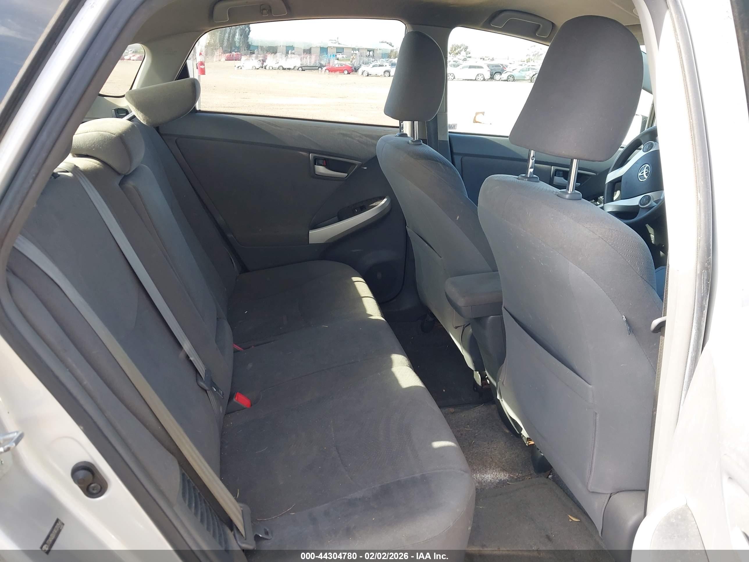 TOYOTA PRIUS image 8