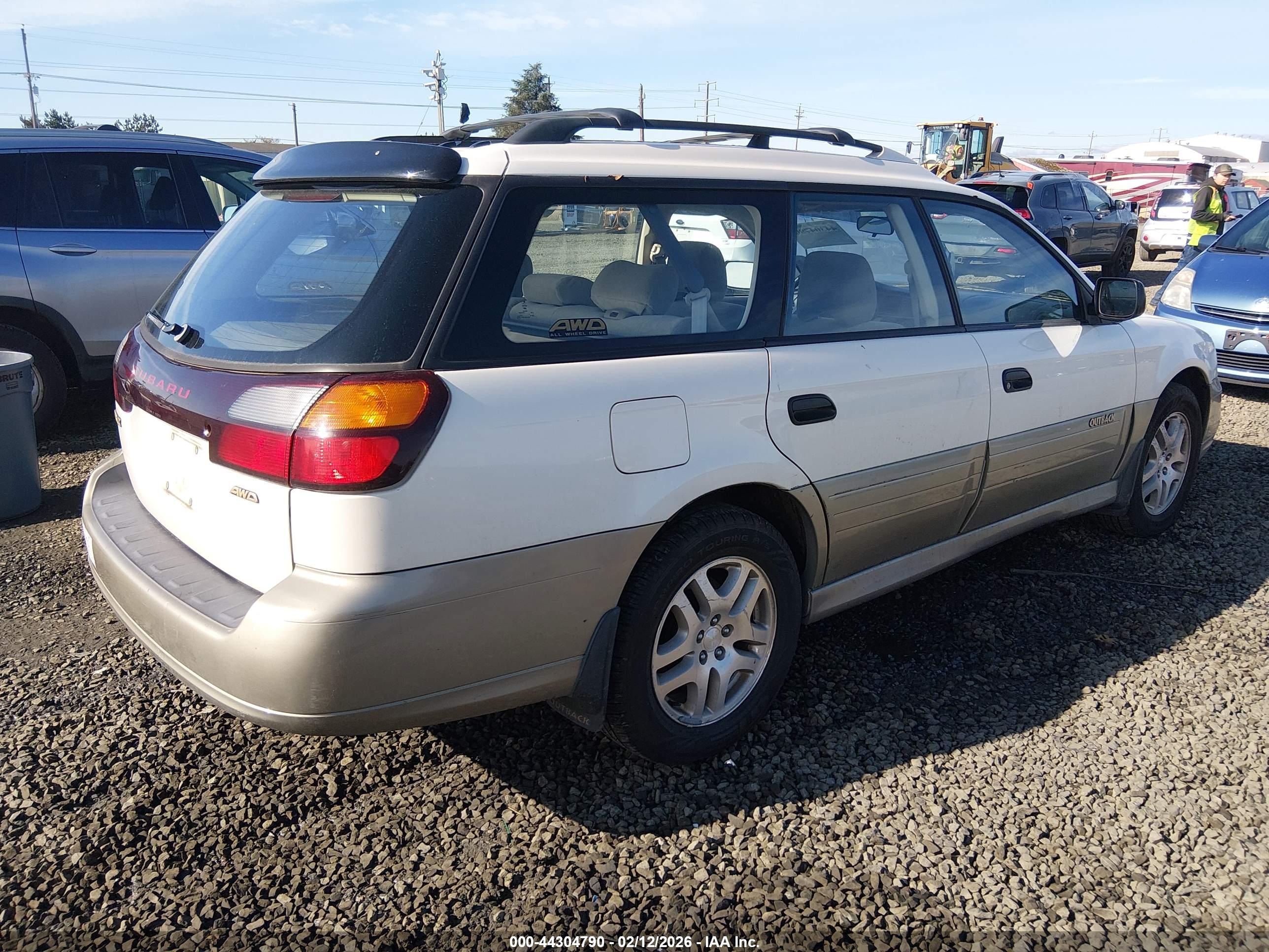 SUBARU OUTBACK image 4