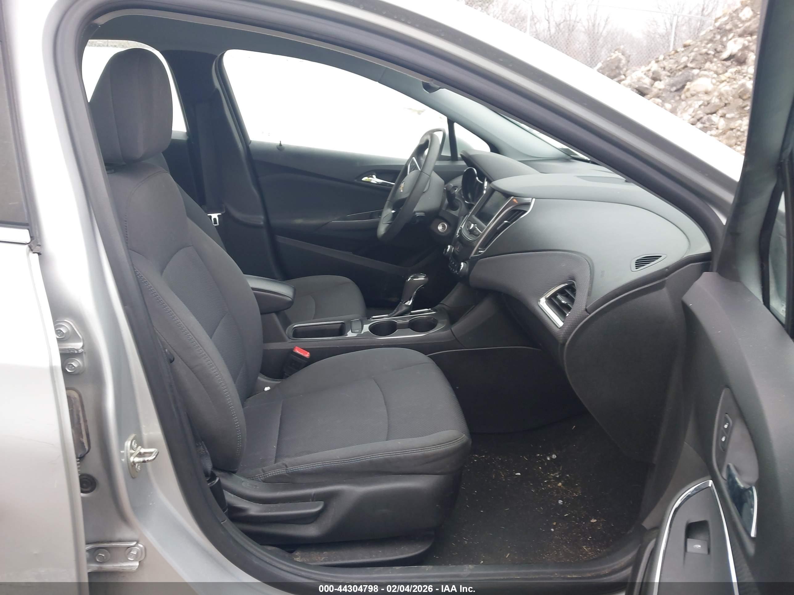 CHEVROLET CRUZE image 5