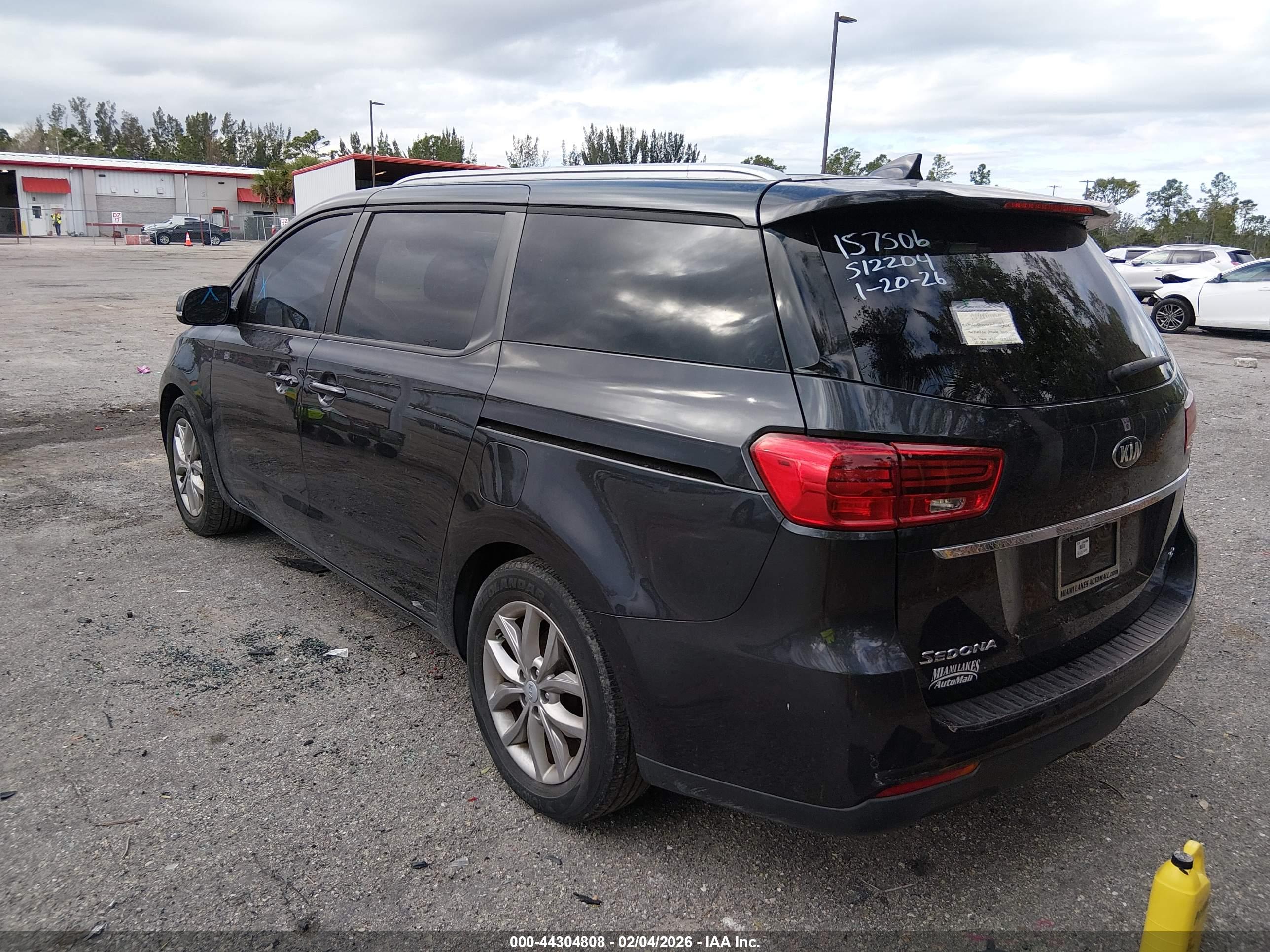 KIA SEDONA image 3