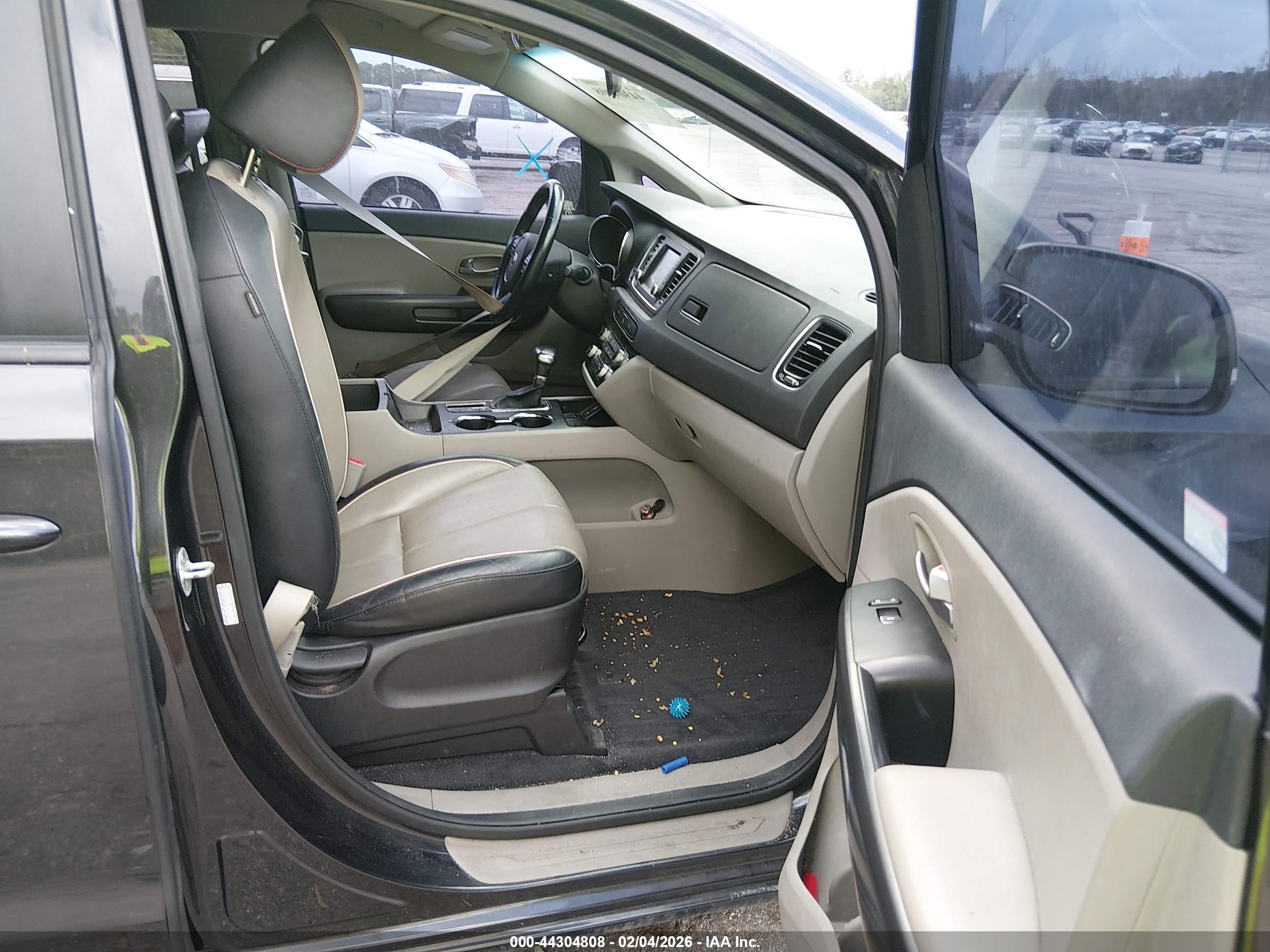 KIA SEDONA image 5