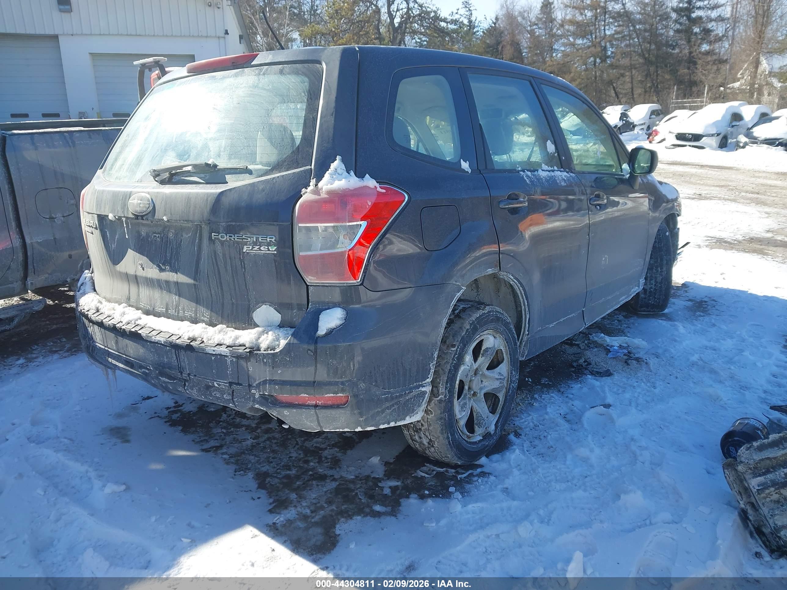 SUBARU FORESTER image 4