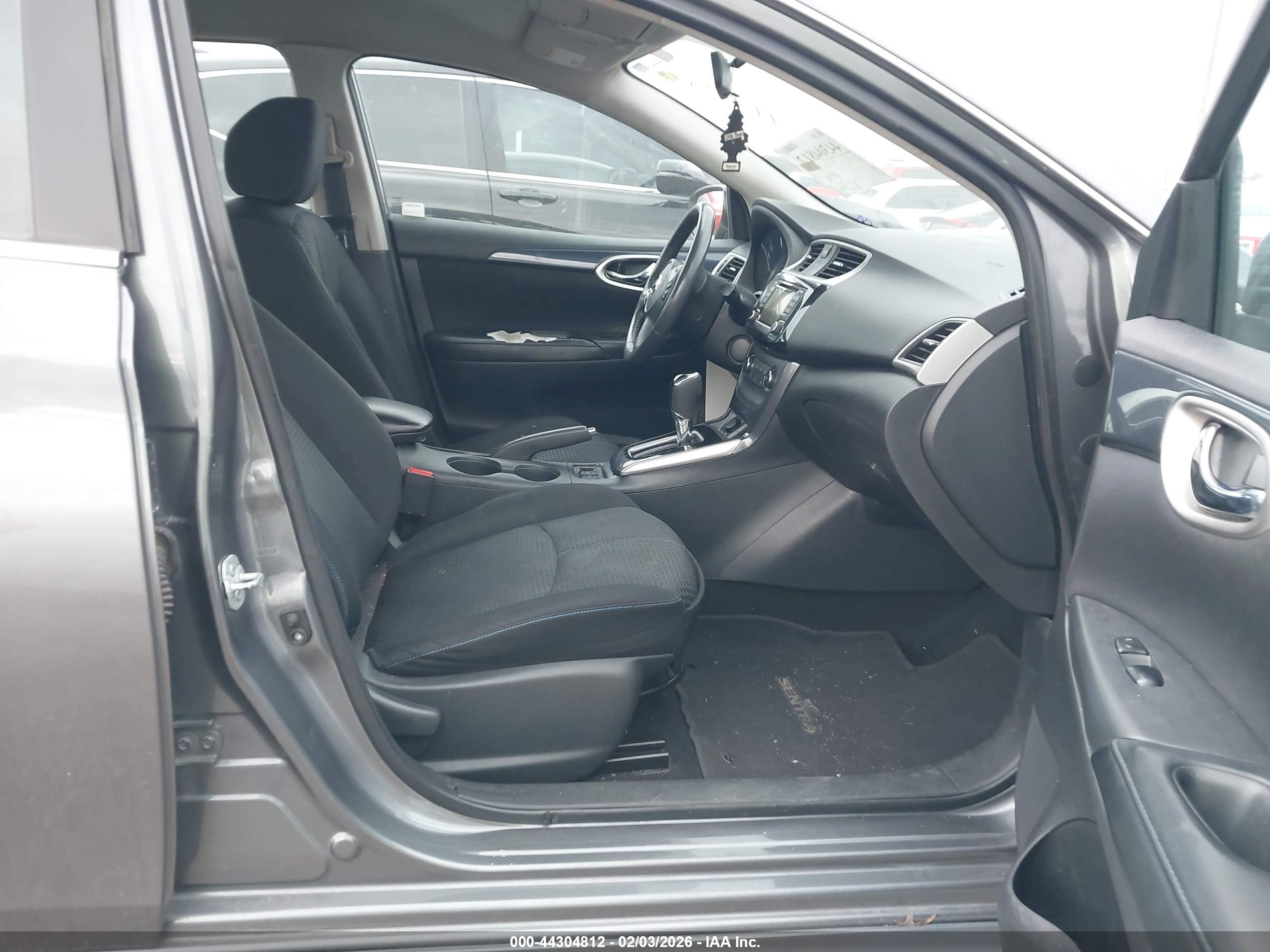 NISSAN SENTRA image 5
