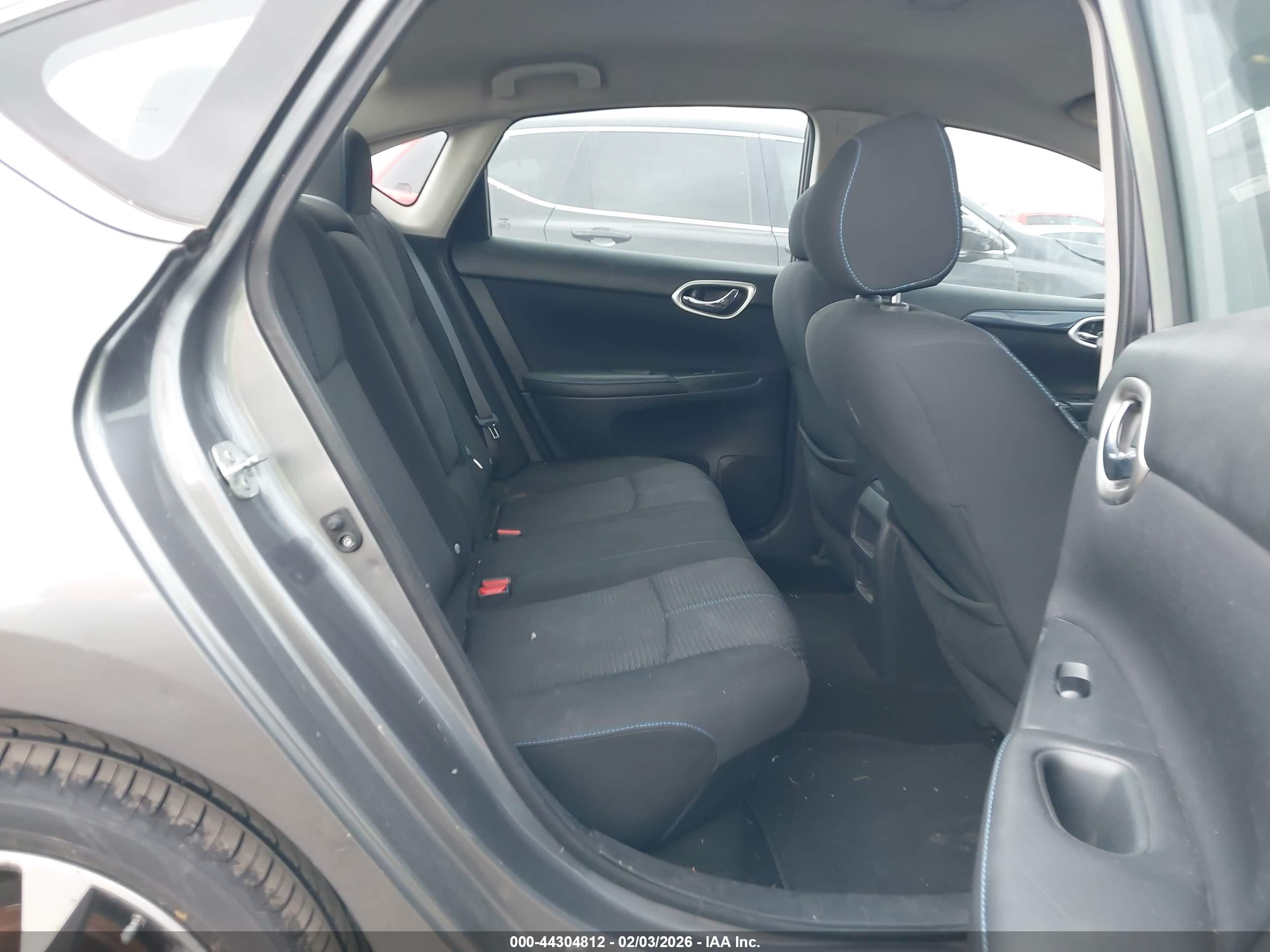 NISSAN SENTRA image 8