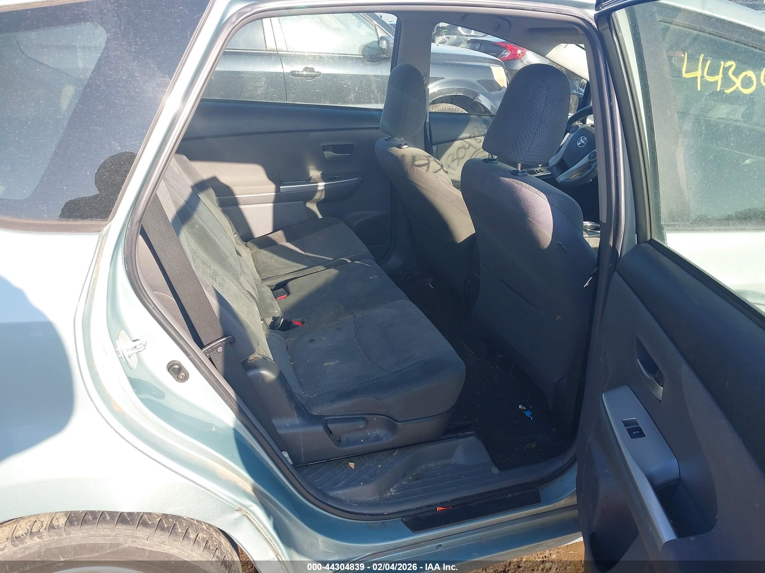 TOYOTA PRIUS image 8