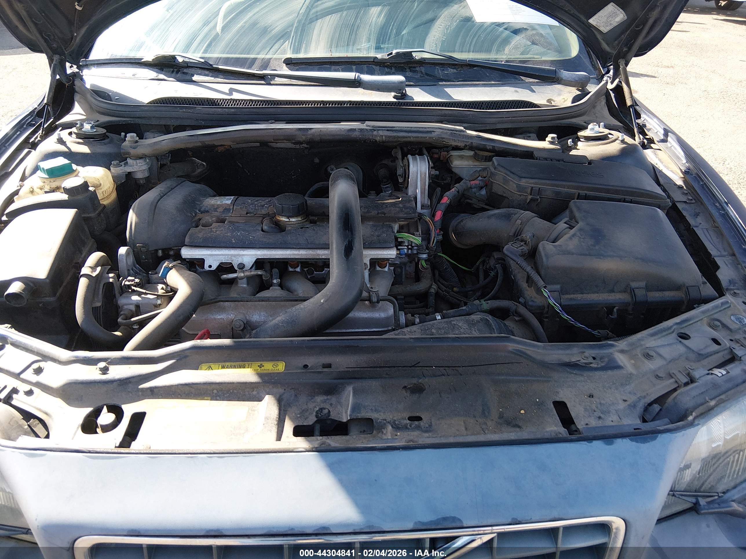 VOLVO V70 image 10