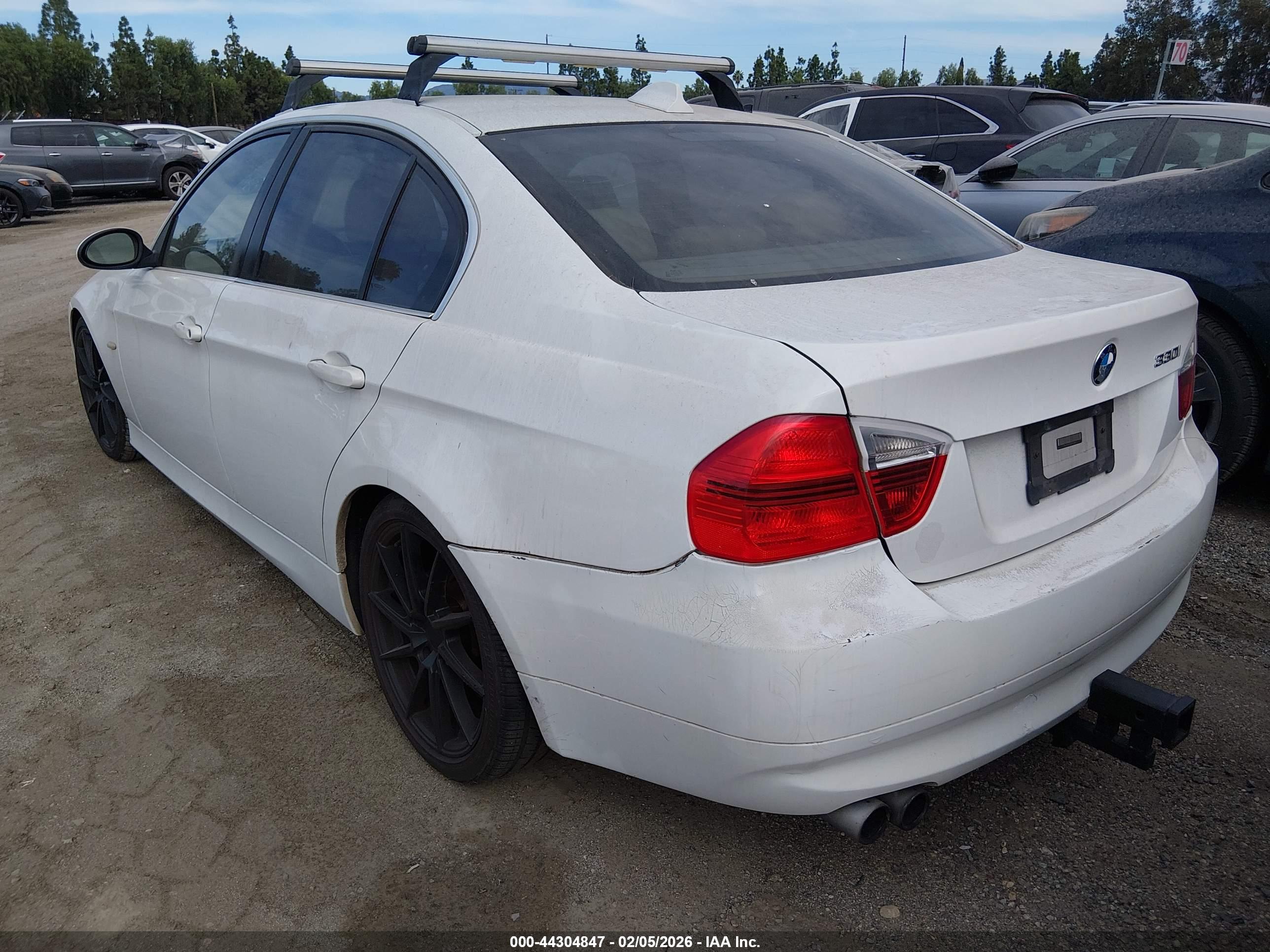 BMW 330I image 3