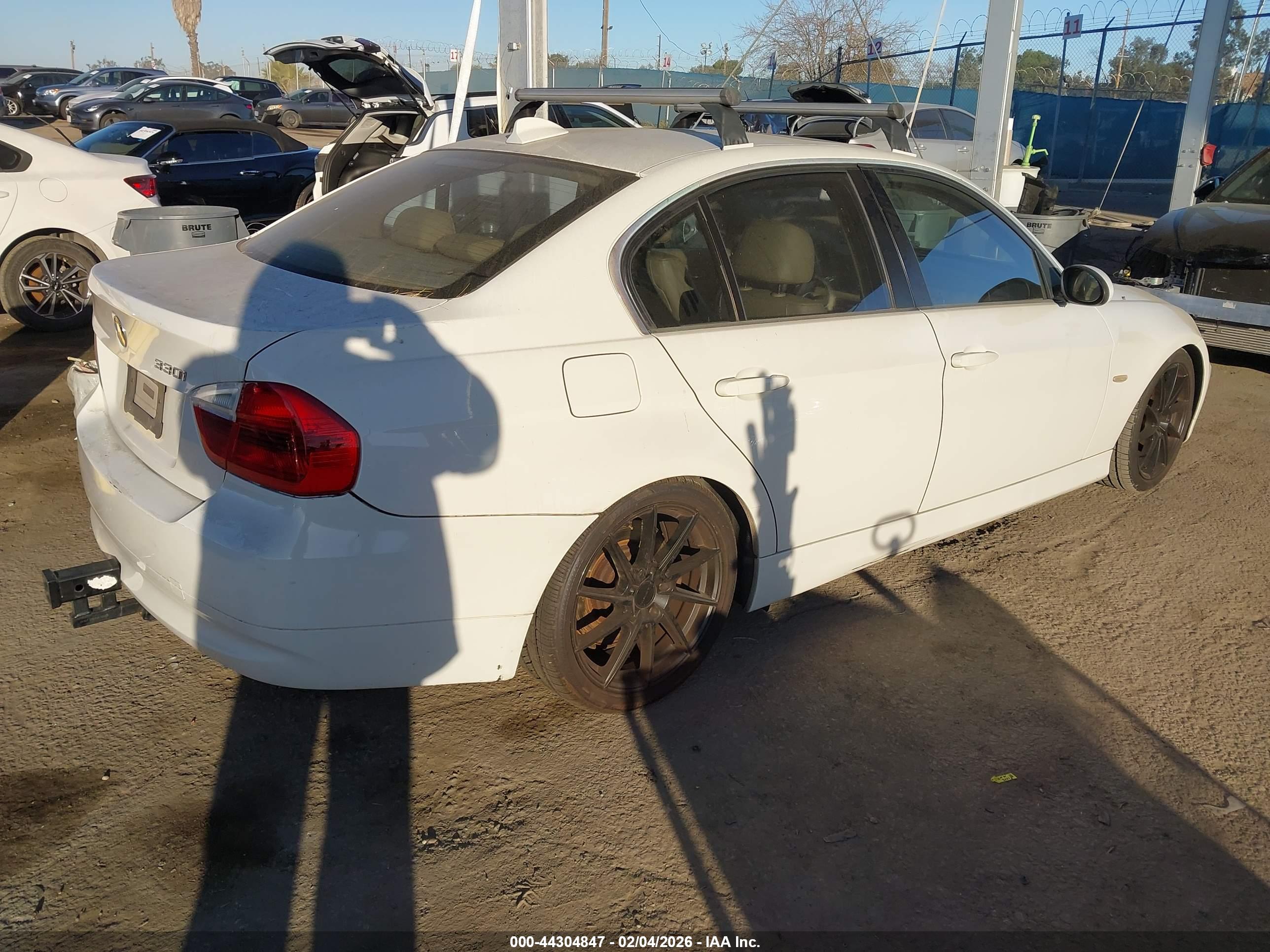 BMW 330I image 4
