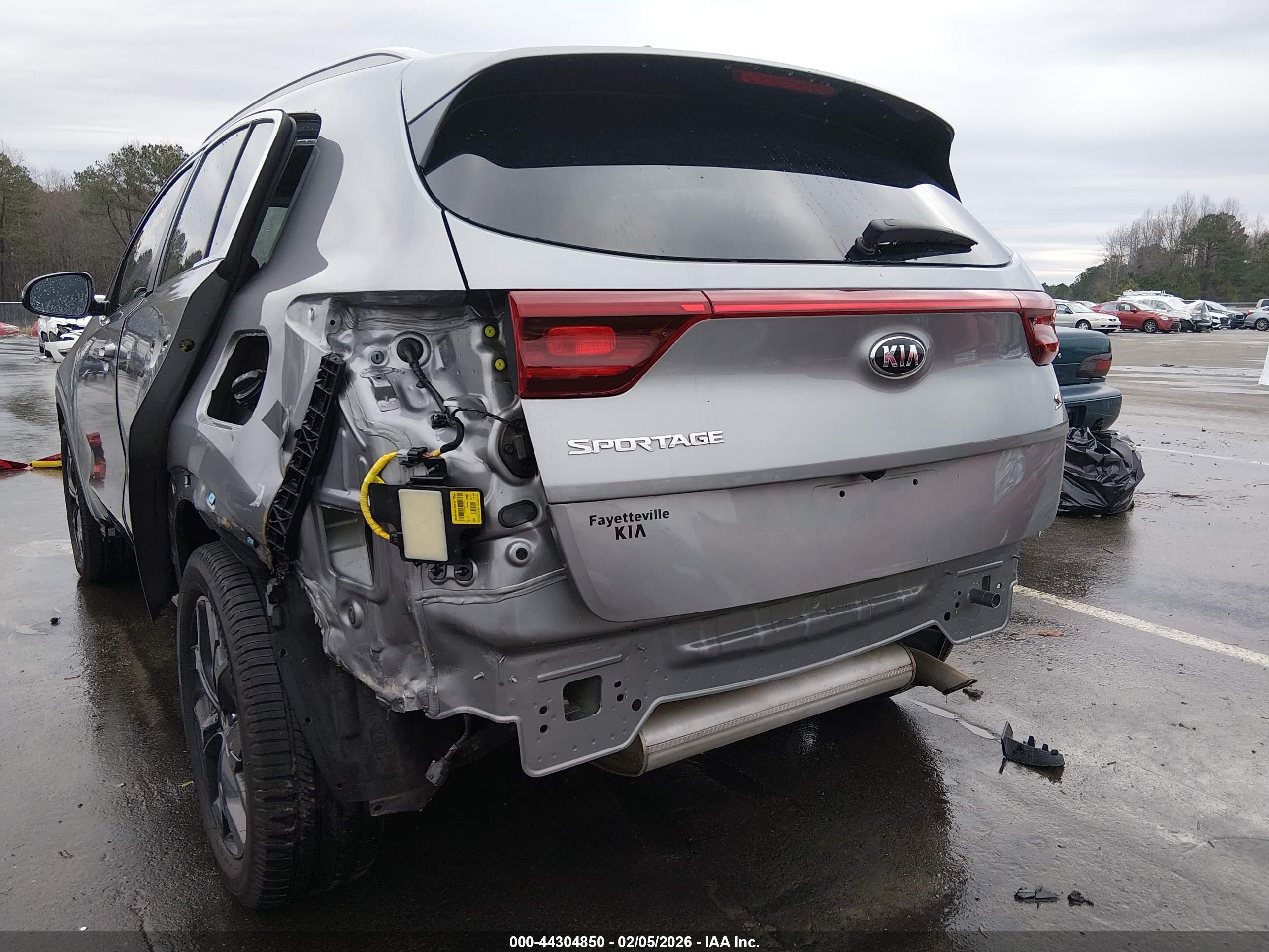 KIA SPORTAGE image 6