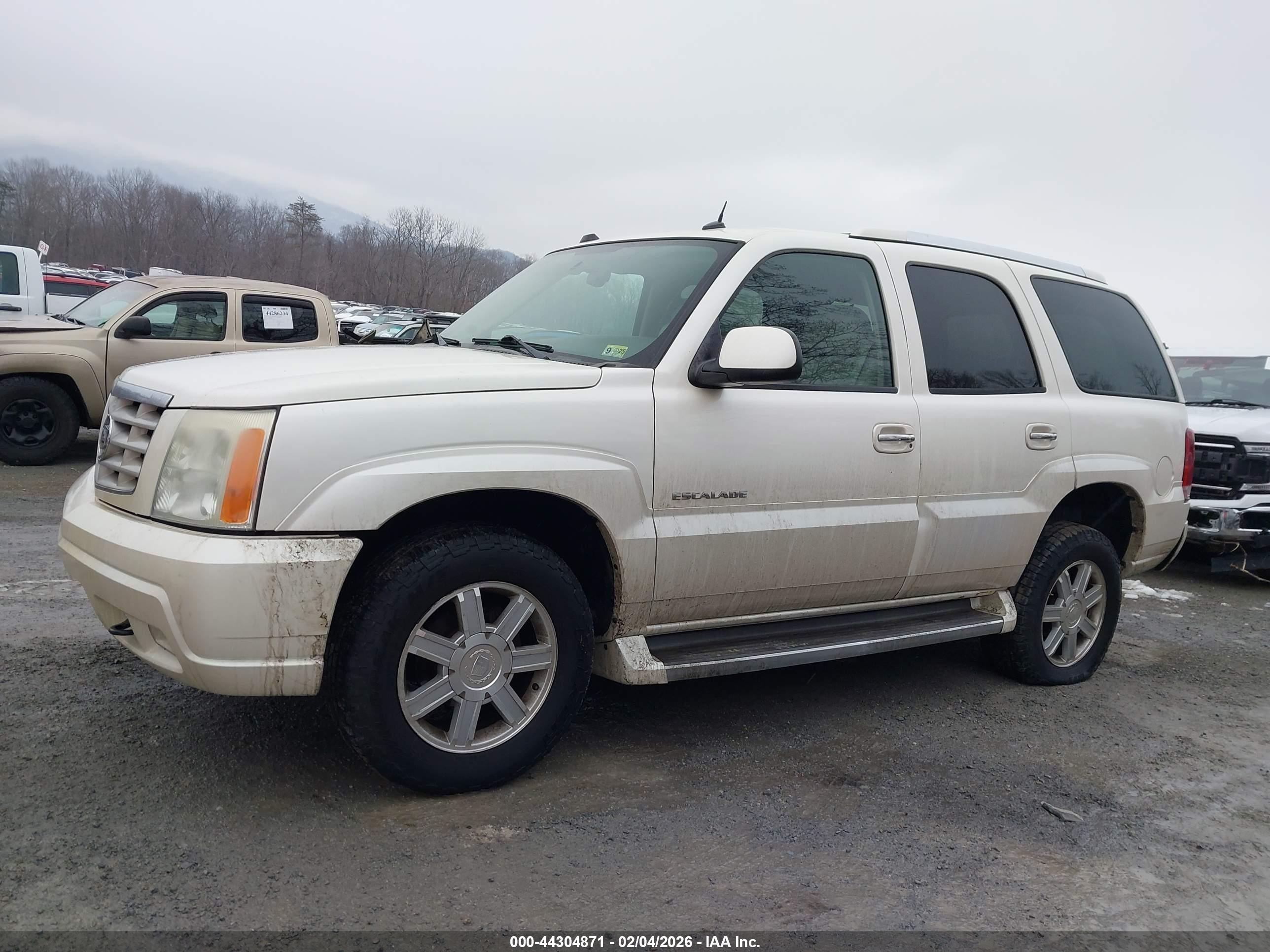 CADILLAC ESCALADE image 6