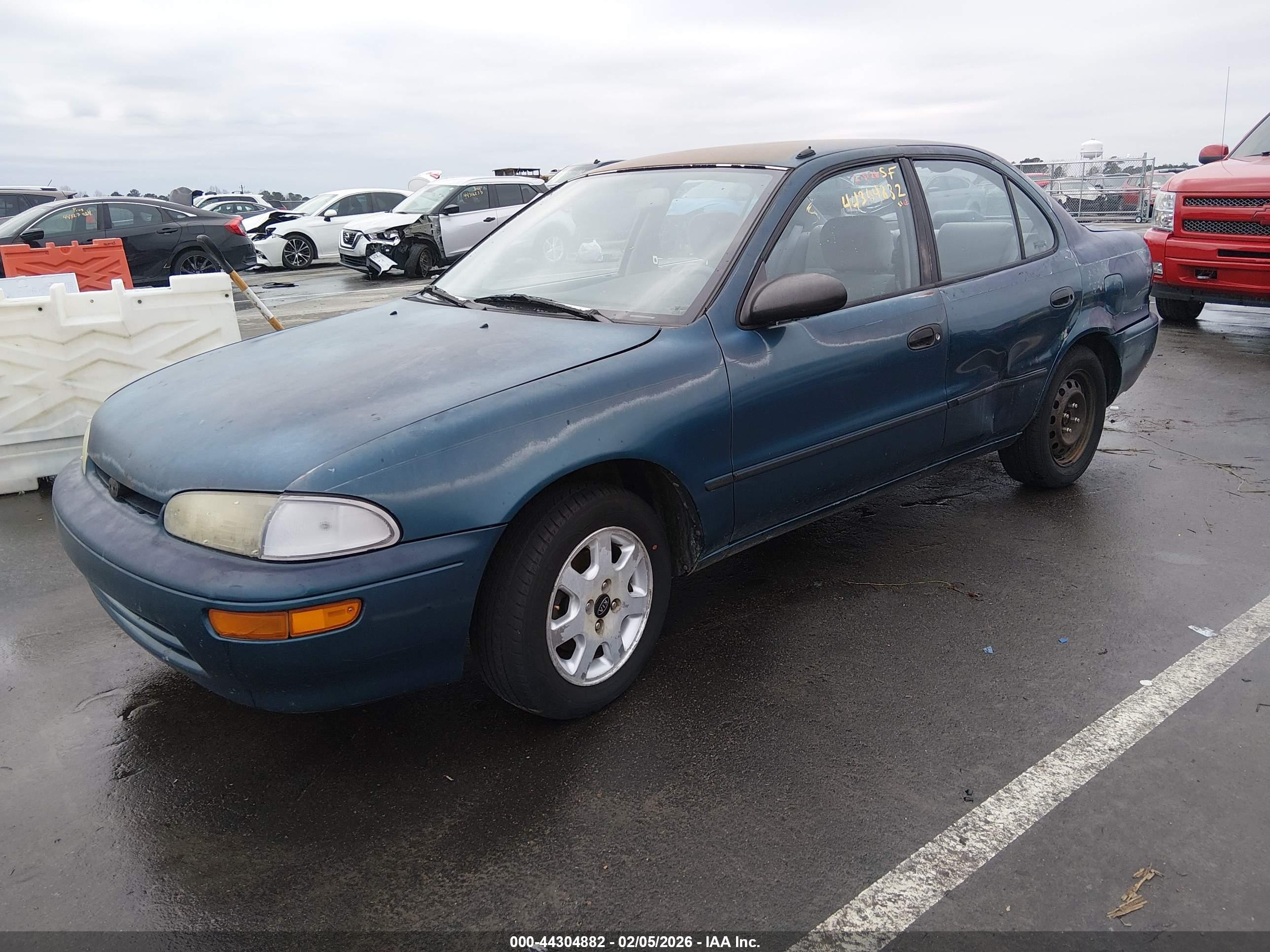 CHEVROLET PRIZM image 2