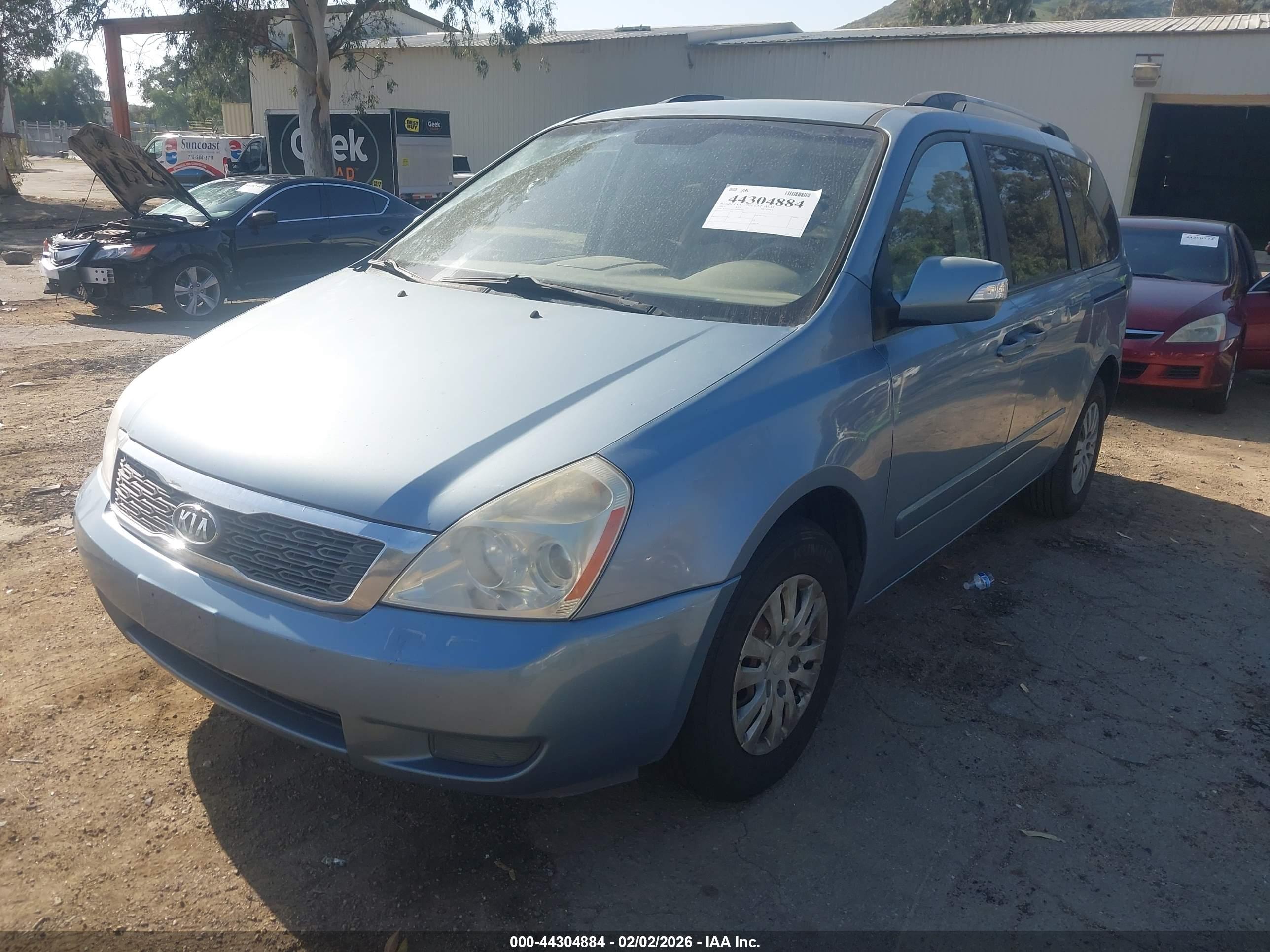 KIA SEDONA image 2
